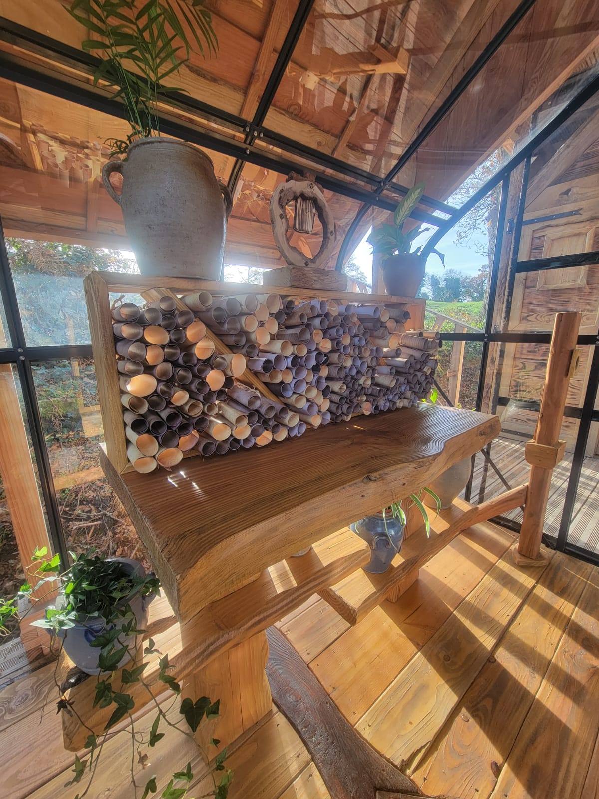 Le refuge d'Elrond : une évasion inclassable avec bain nordique à Saint Sulpice Les Feuilles — vue depuis la terrasse
