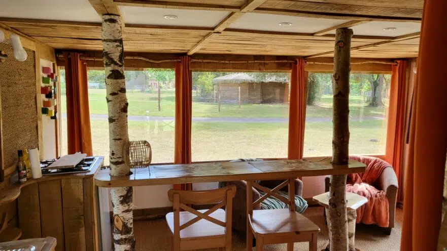 Évasion romantique dans une cabane Duo Spa en Picardie à Fere En Tardenois — chambre