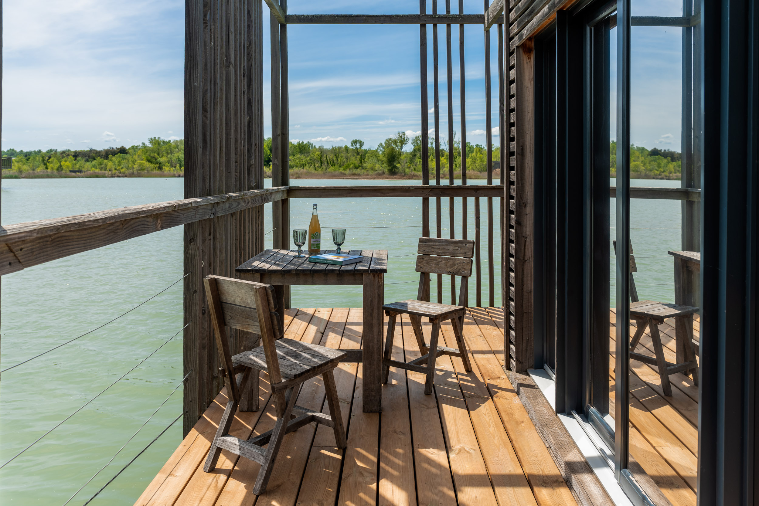 Cabane Spa Bora Bora : une évasion sur l'eau en Provence à Sorgues — cuisine