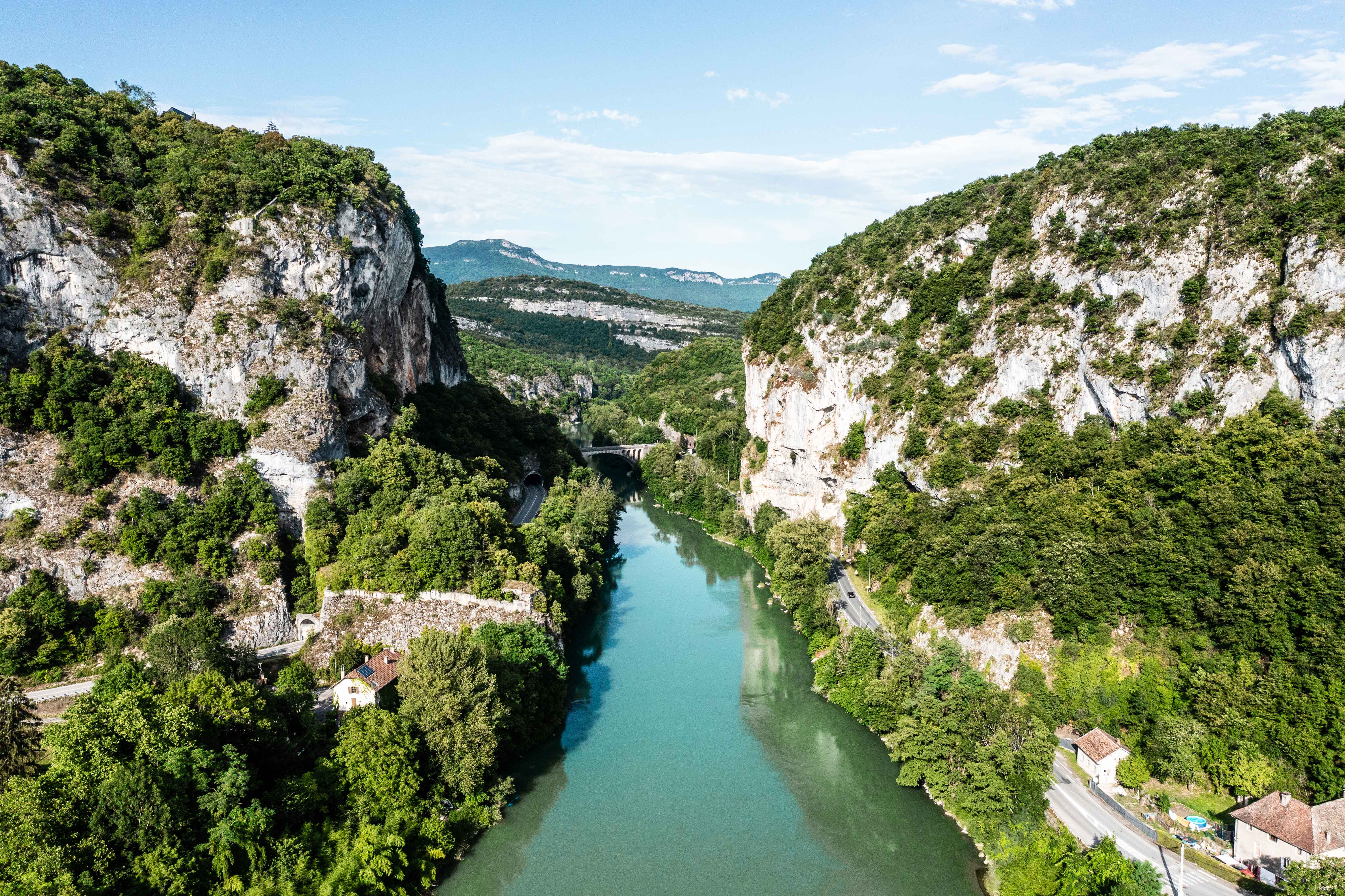 Tente-Lodge Via Rhôna : une immersion au cœur de la nature à Virignin — cuisine