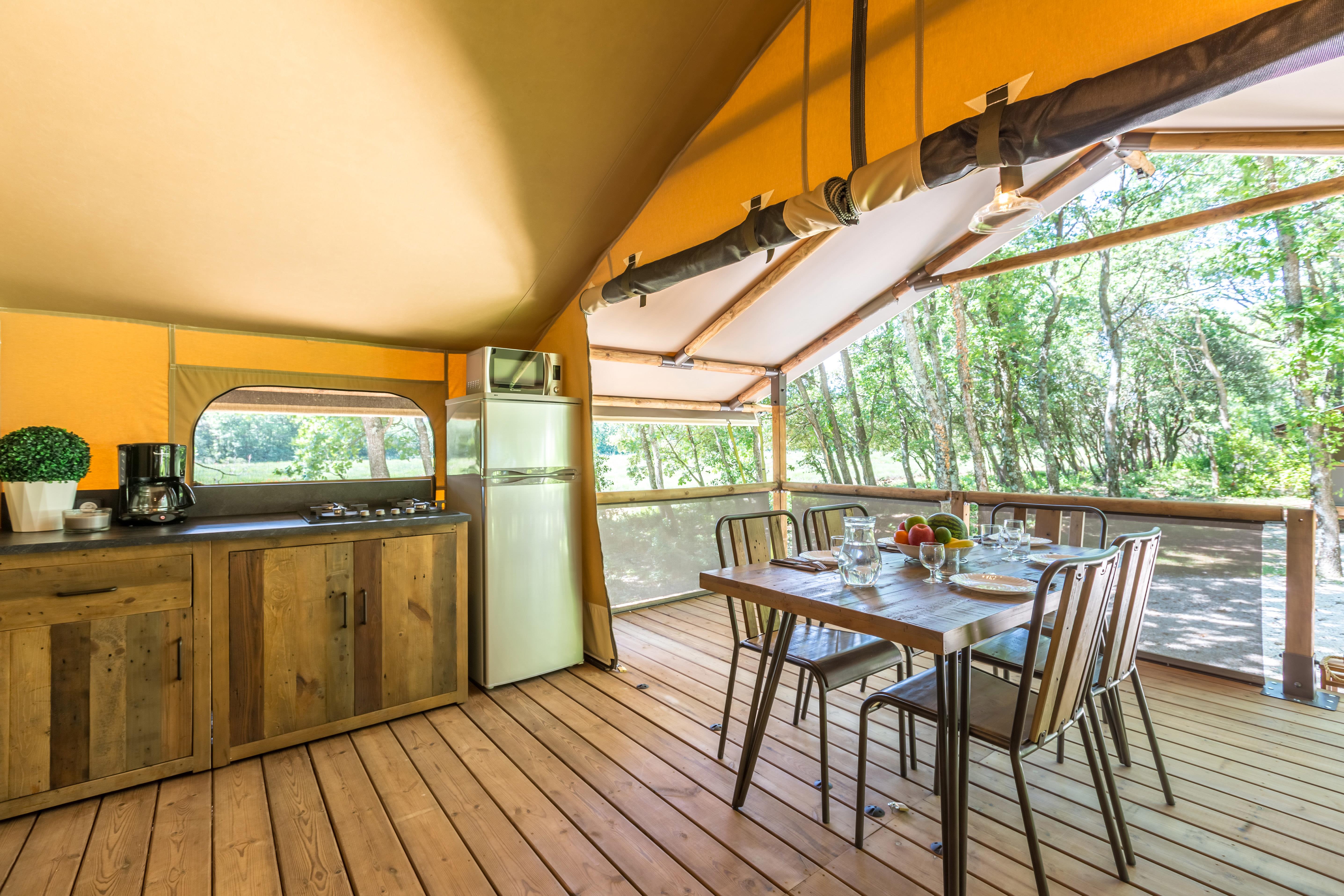 Vivez l'expérience unique d'un Bungalodge en Poitou-Charentes à Les Portes-En-Ré — salle de bain