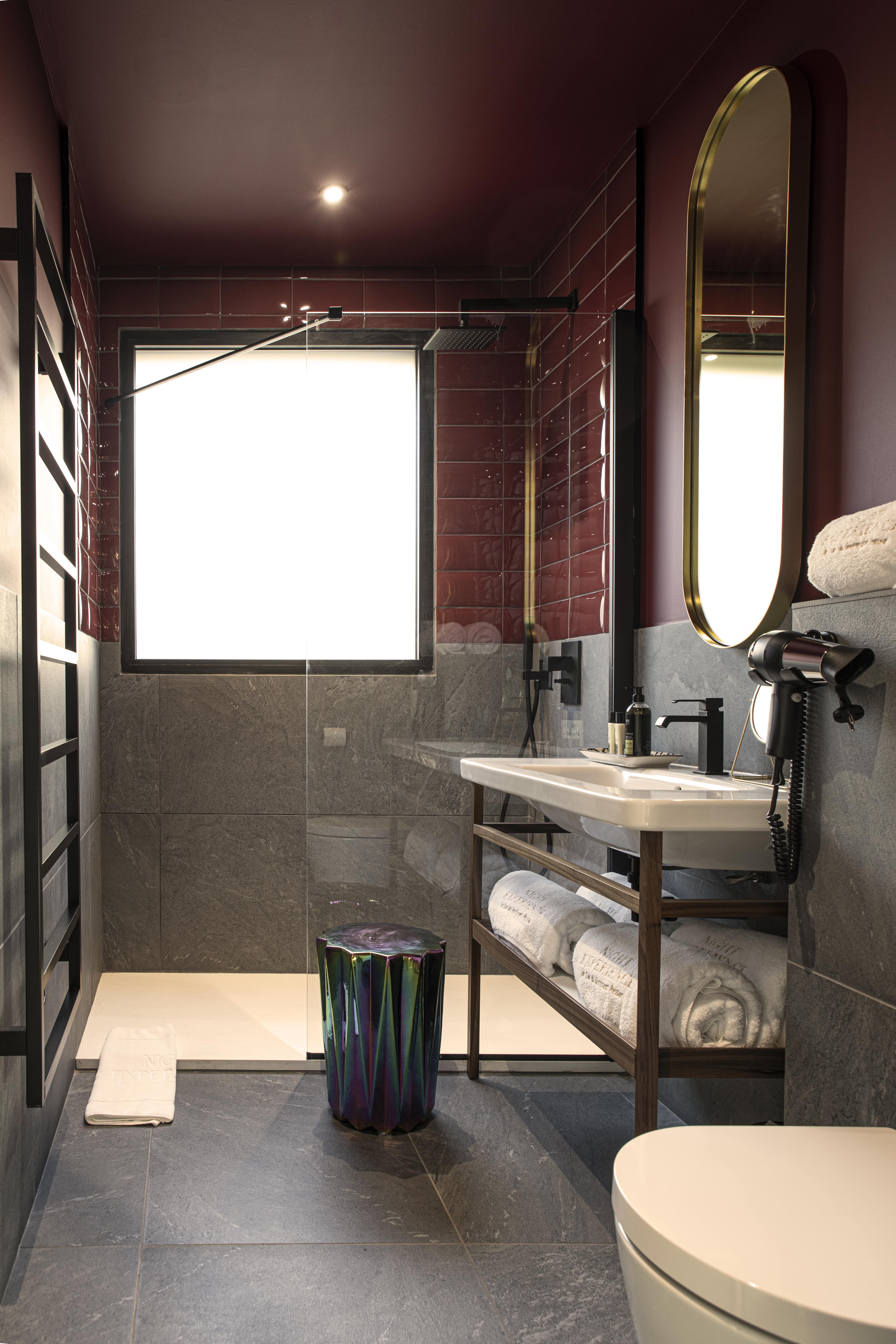 Lodge Tigre blanc : une immersion thématique en Aquitaine à Pessac — détail architectural