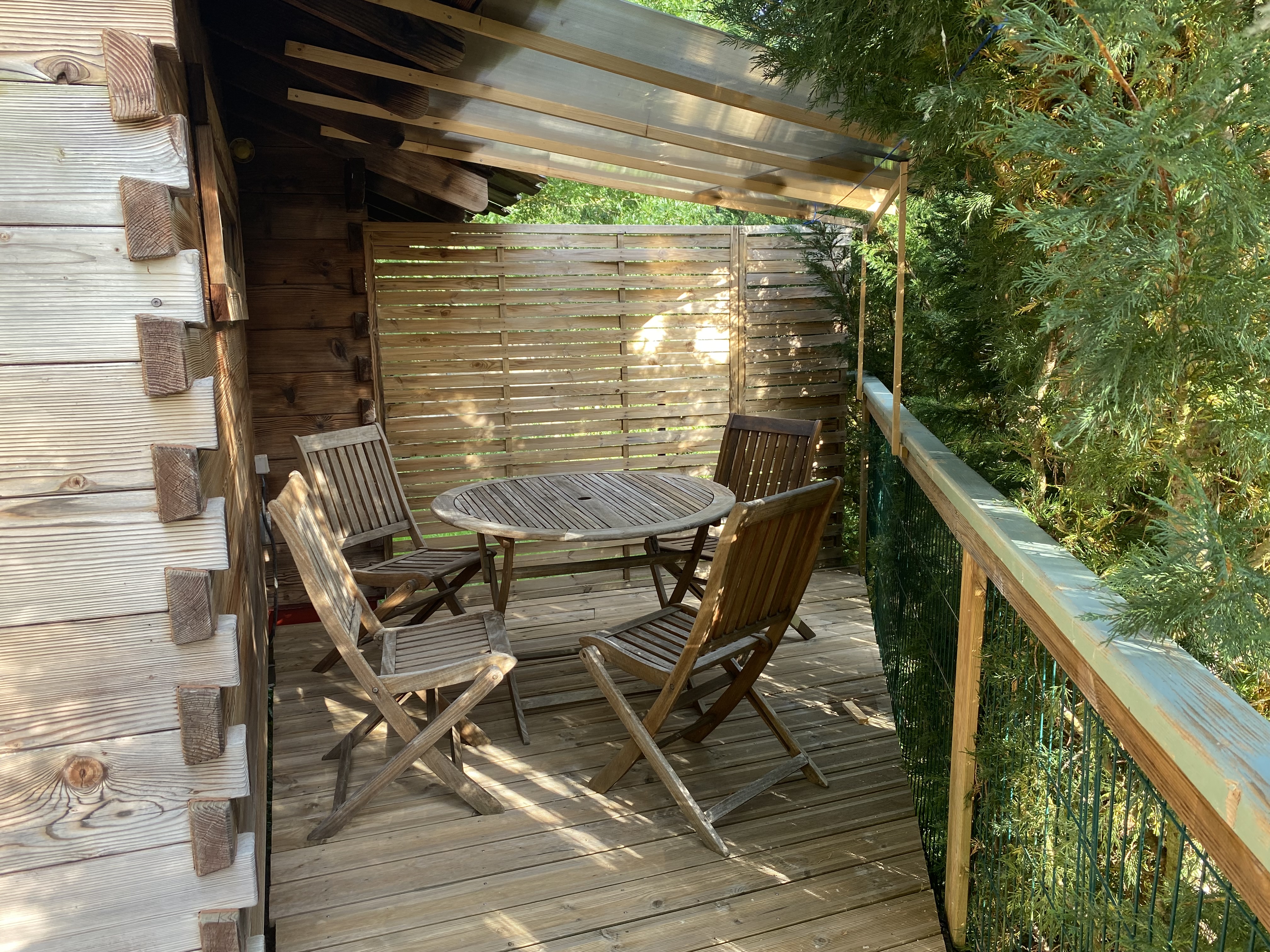 Tiny house 3-4 places — Séjour paisible avec spa à Puy-de-Dôme à Issoire — vue intérieure