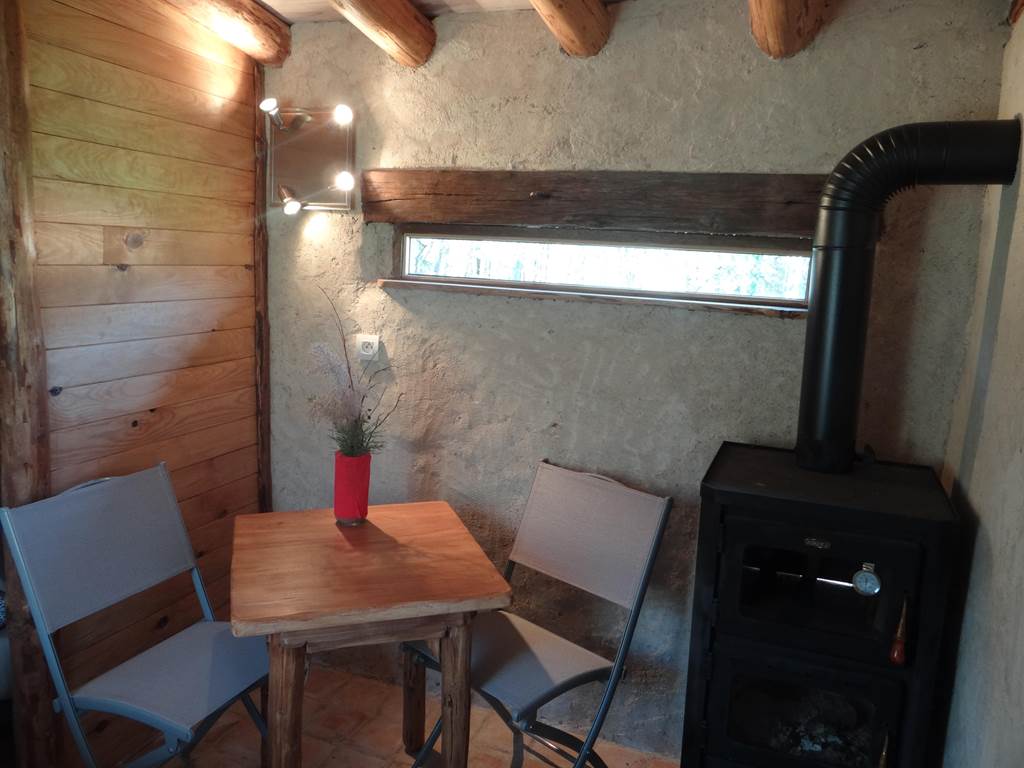 La Cabane en Pierre : une expérience unique en pleine nature à Claudon — salle de bain