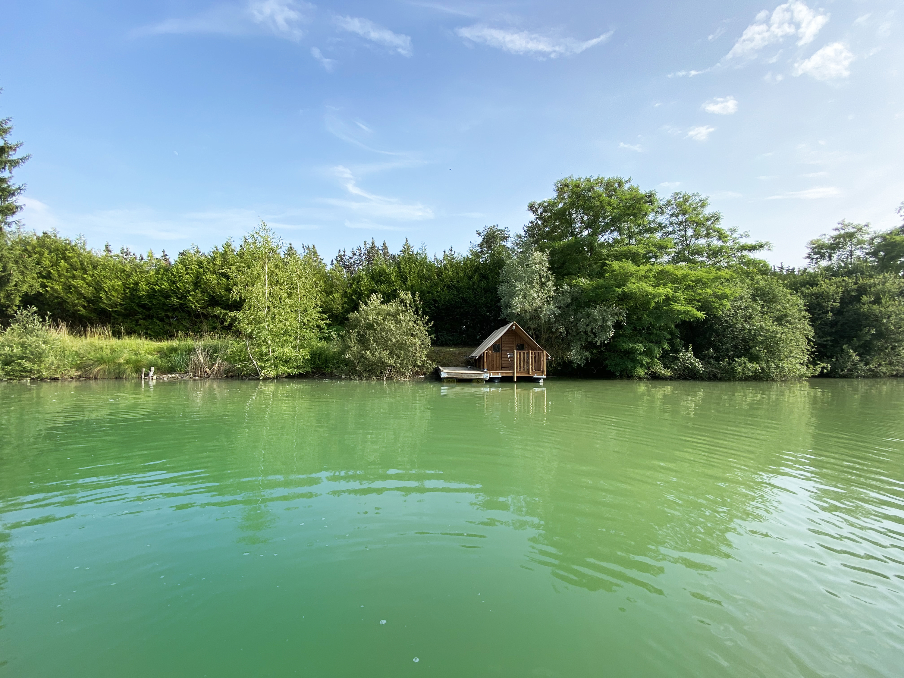 Cabane sur l'eau : une évasion romantique en Île-de-France