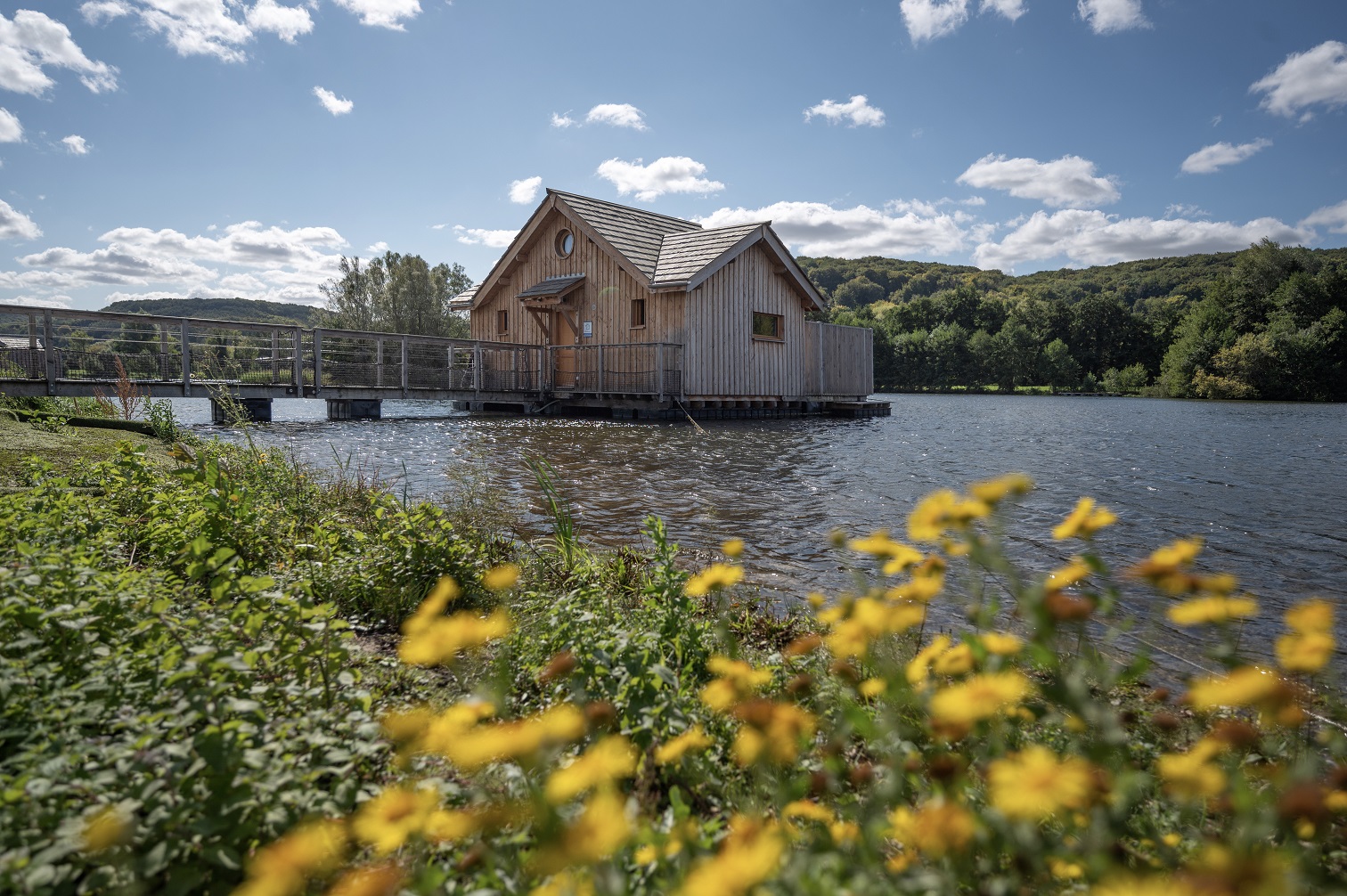 Cabane sur l'eau avec bain nordique — Escapade insolite à Somme à Beauchamps — espace de vie