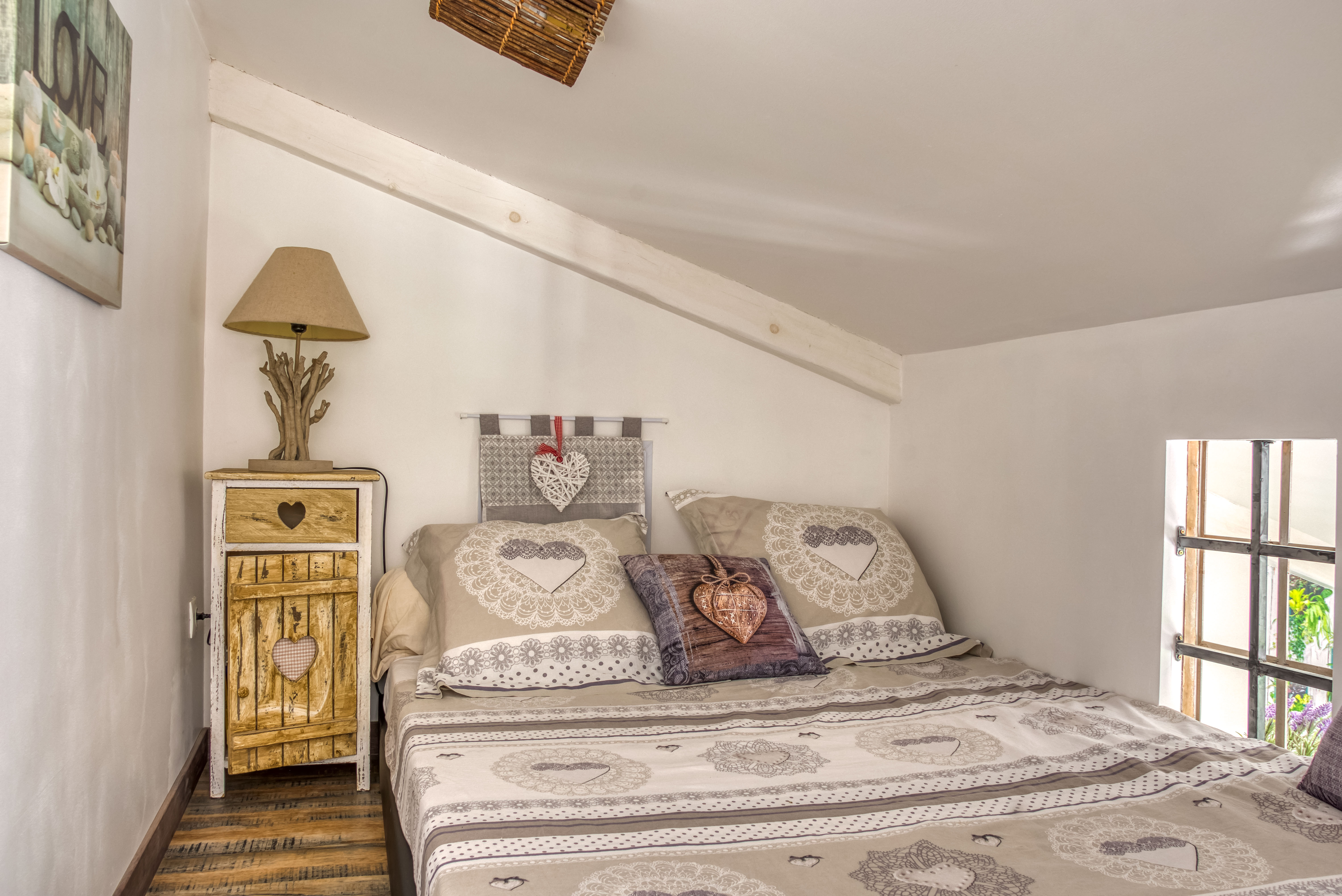 Le Bastidon de l'Ange : un cabanon enchanteur en Provence à Méounes-Les-Montrieux — cuisine