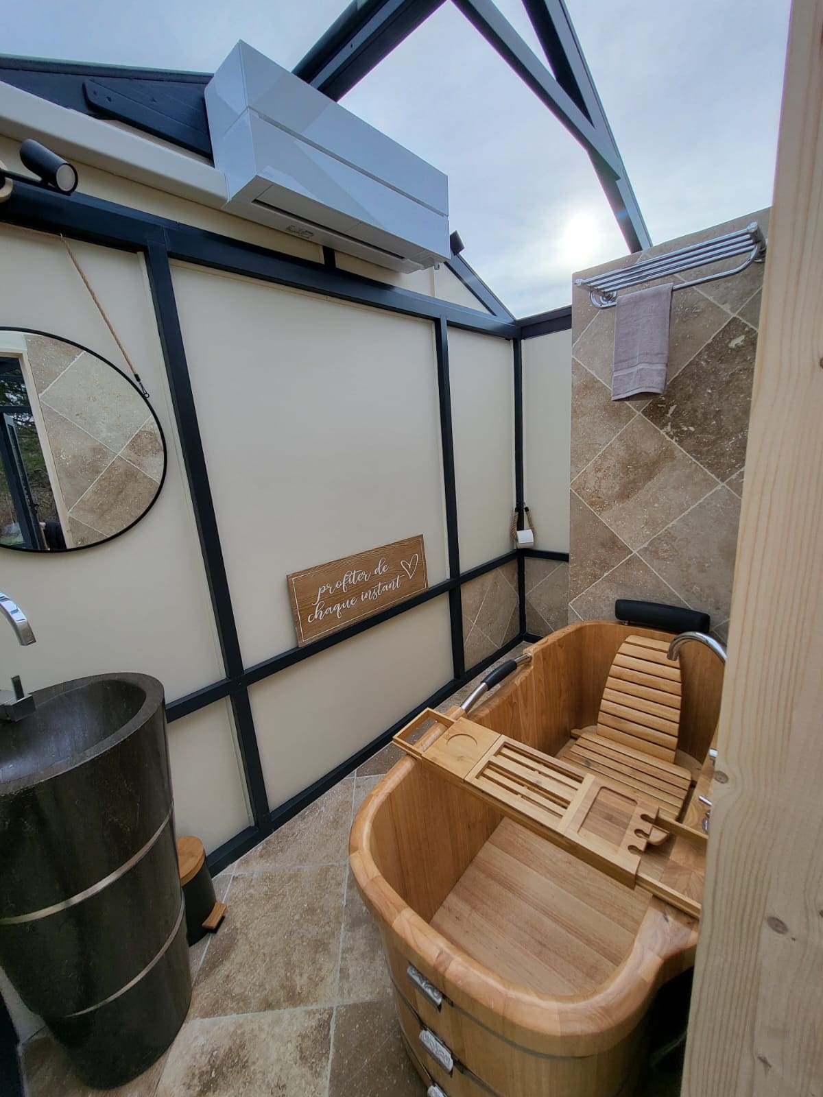 L'Orangerie & Spa — Évasion romantique en Ardèche à Aubenas — environnement naturel