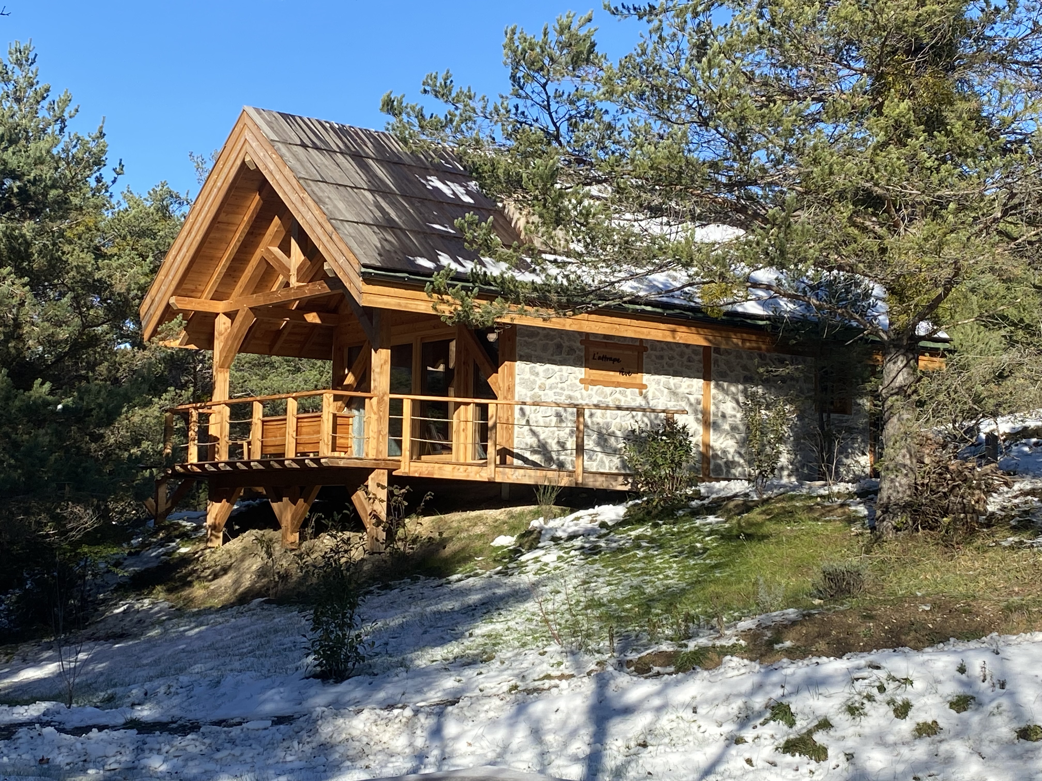 Chalet l'Attrape Rêve - Cabane sur pilotis avec spa privatif à Chorges — vue intérieure