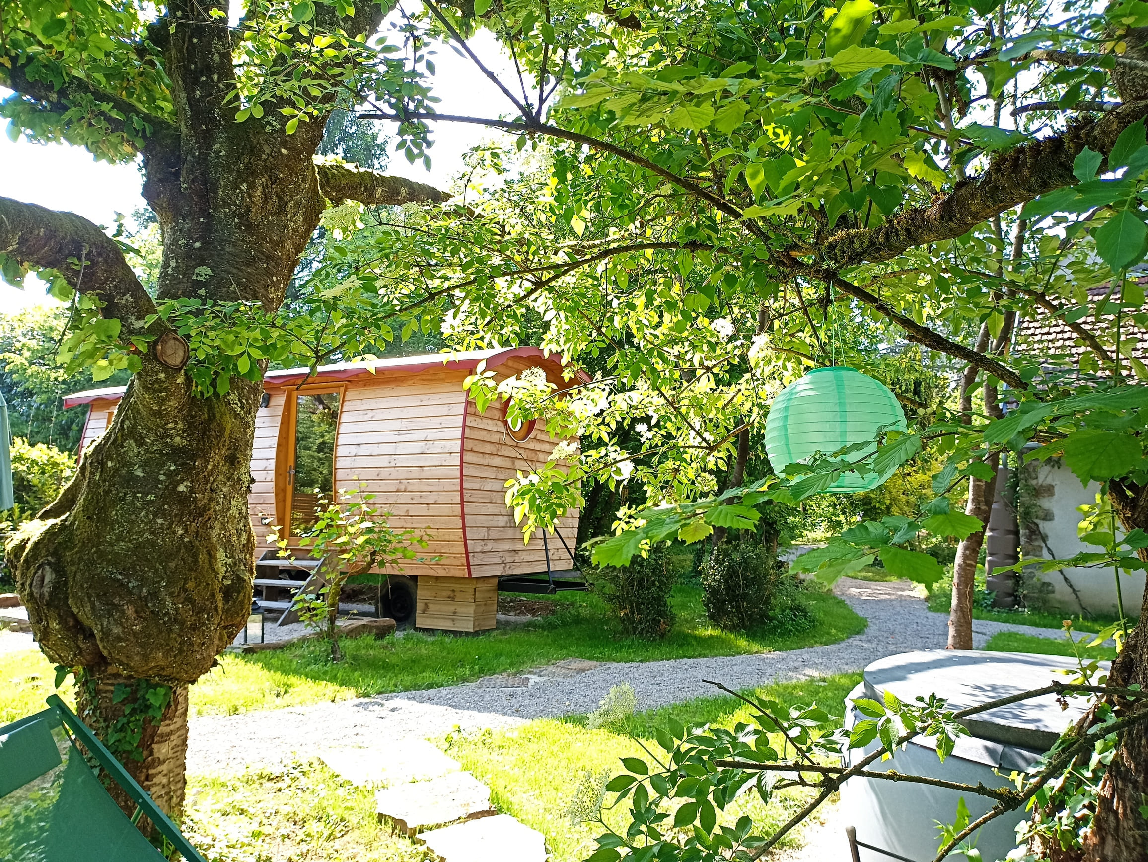 Évasion en roulotte au cœur de la Franche-Comté à Le Louverot — vue intérieure