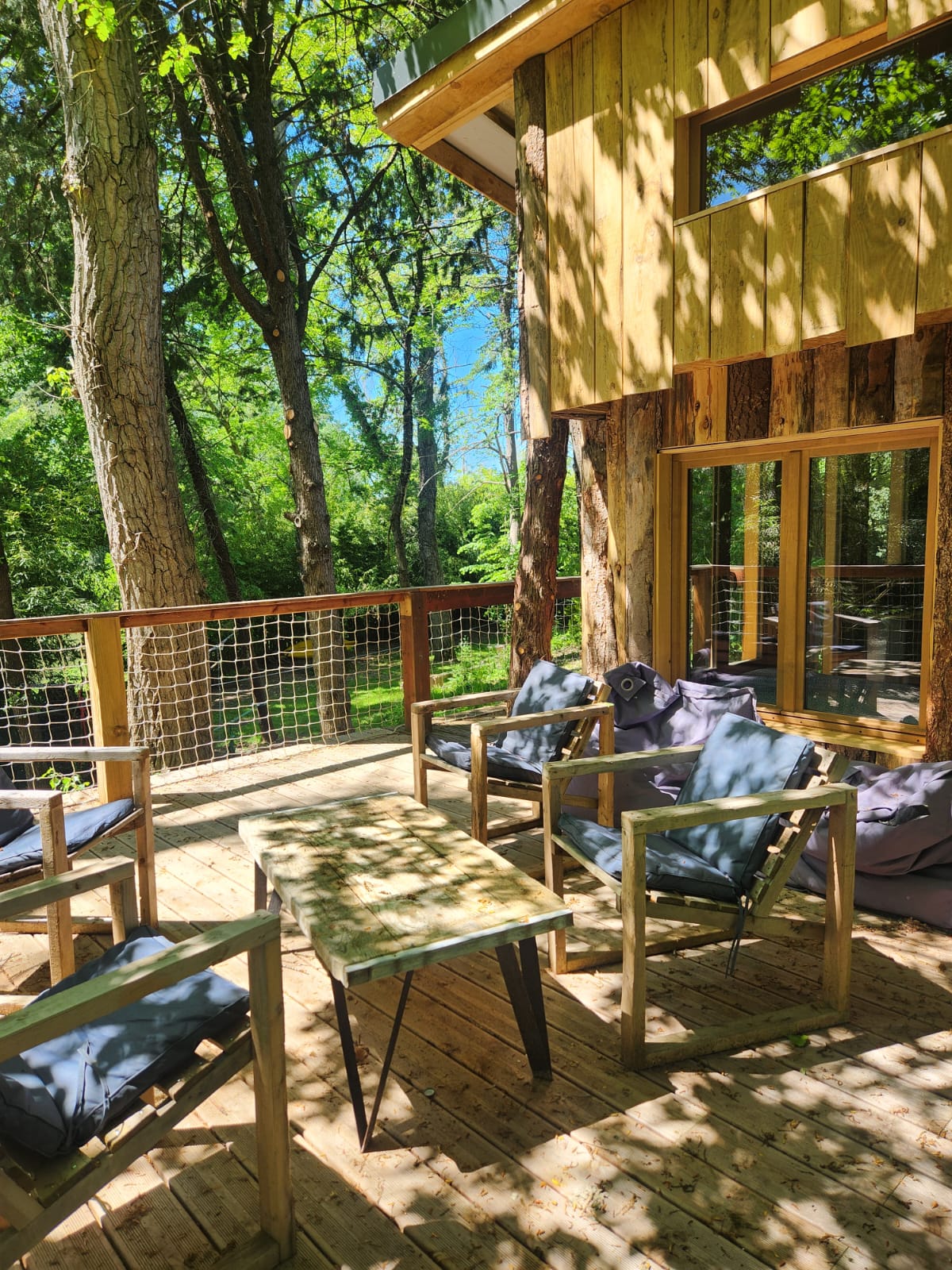La cabane des bords d'Ariège — Cabane dans les arbres avec vue panoramique à Haute-Garonne à Toulouse — vue intérieure