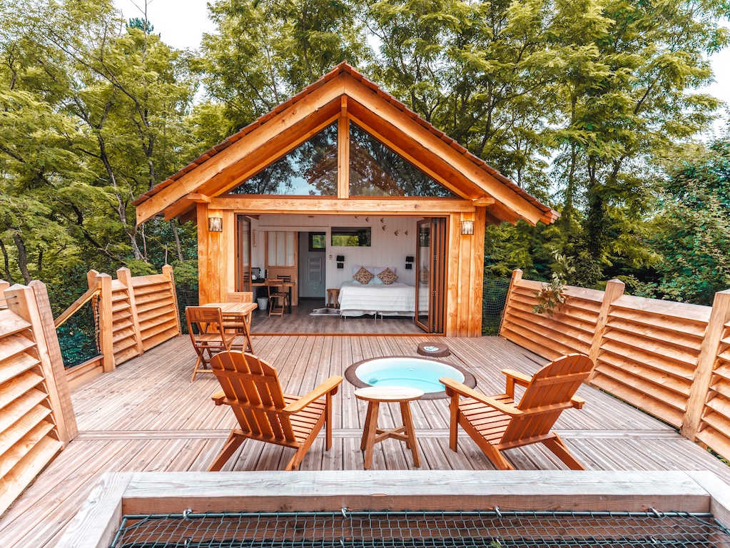Cabane Spa Céleste : une immersion dans les arbres en Picardie à Rosoy-En-Multien — vue depuis la terrasse