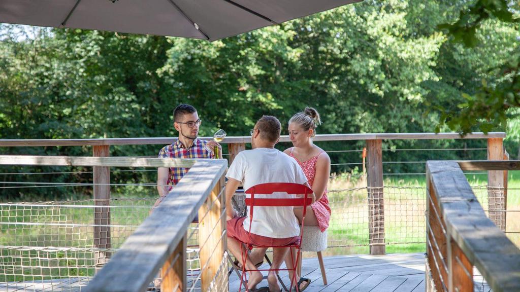 Le P'tiot Utau — Cabane dans les arbres avec spa à Jura à Lons-Le-Saunier Cedex — environnement naturel