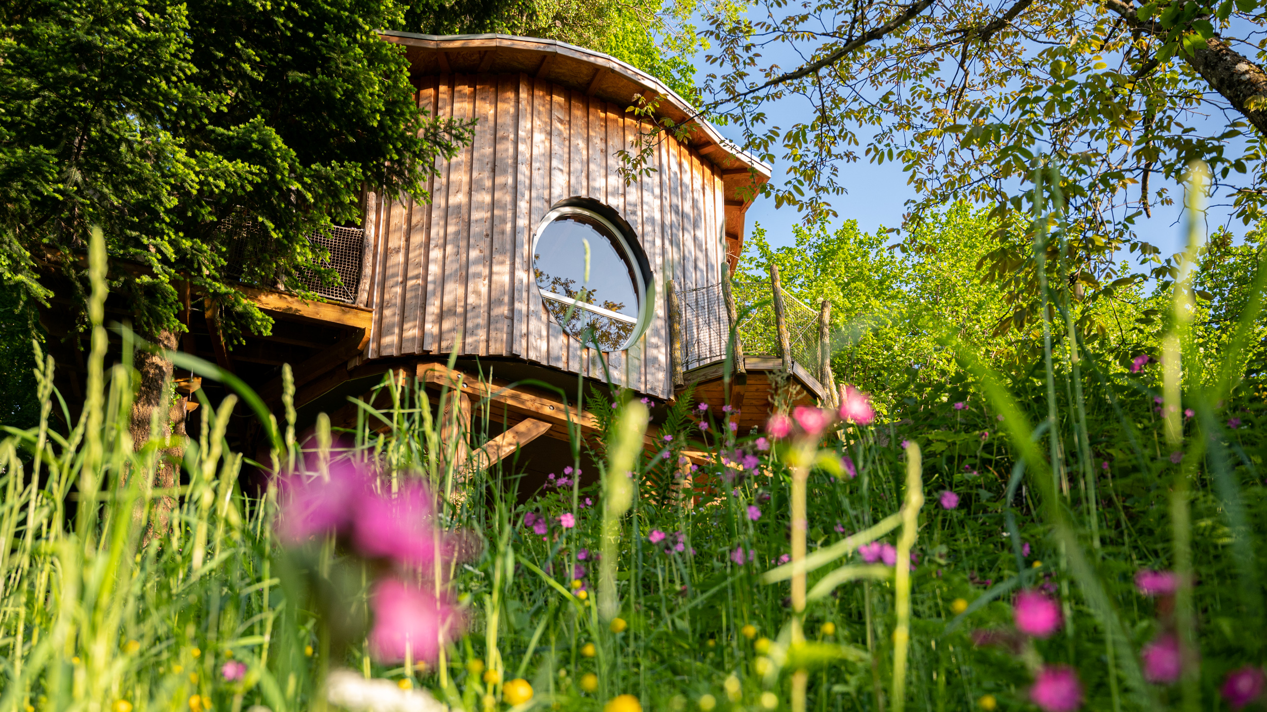 La cabane spa islandaise : une évasion perchée en Alsace à Goldbach-Altenbach — chambre