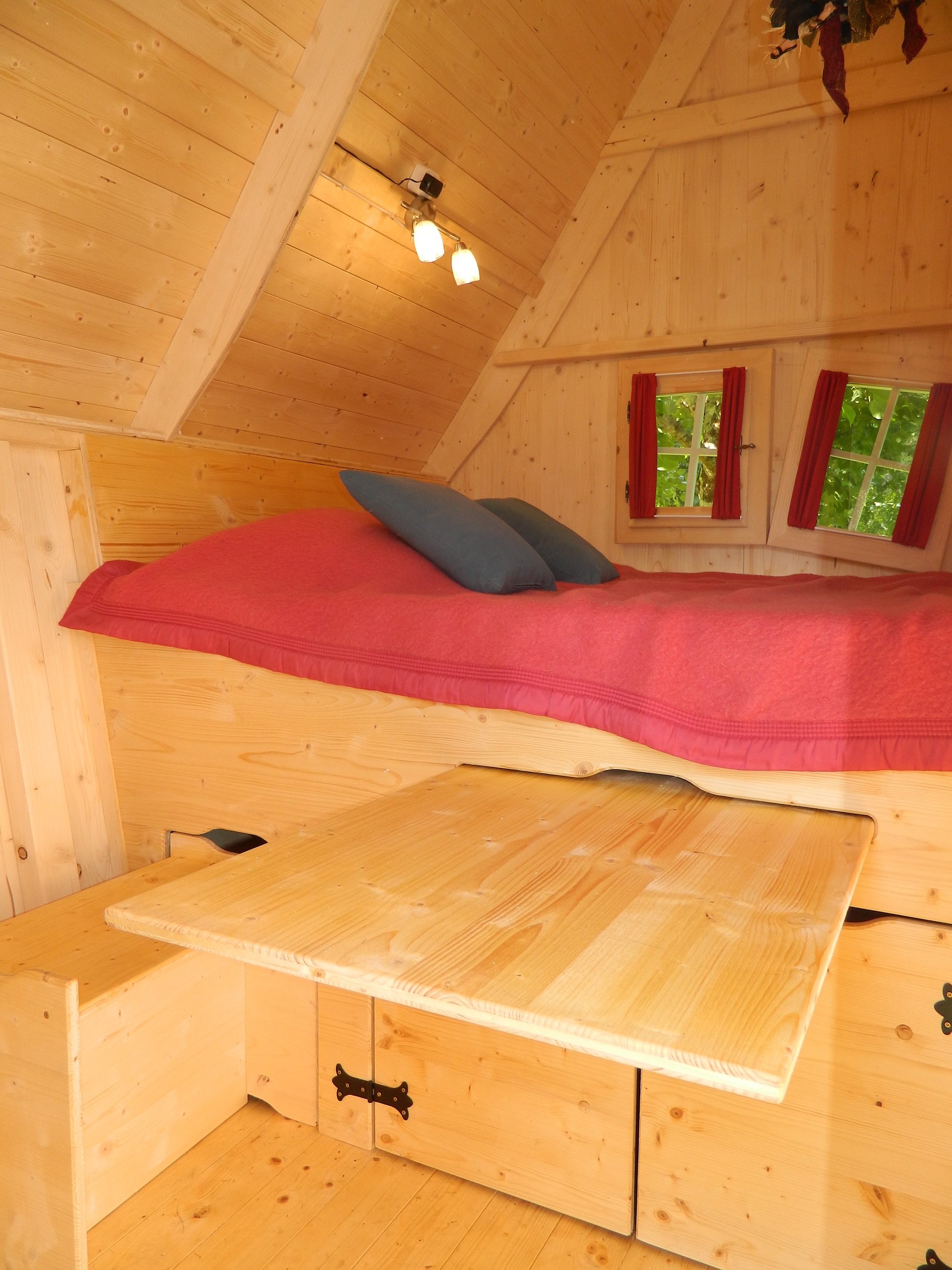 Cabane de sorcière : une échappée enchantée en Dordogne à Saint Vincent De Cosse — cuisine