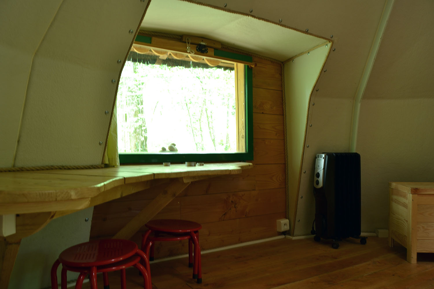 Cabane 3 Quercus : une immersion dans les arbres en Franche-Comté à Ranchot — chambre