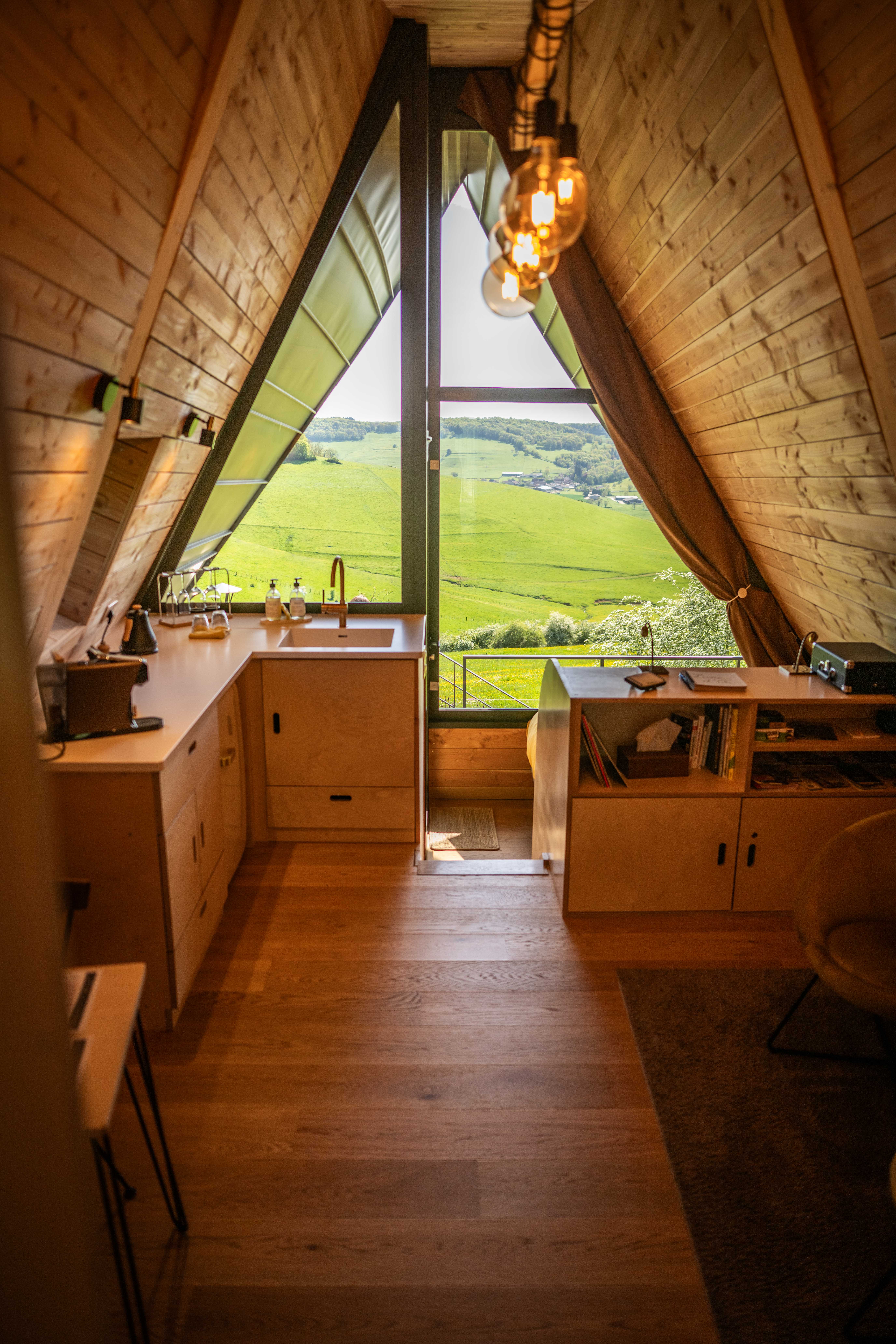 Becos : un ecolodge de luxe au cœur de la nature bourguignonne à Massingy-Lès-Vitteaux — vue intérieure