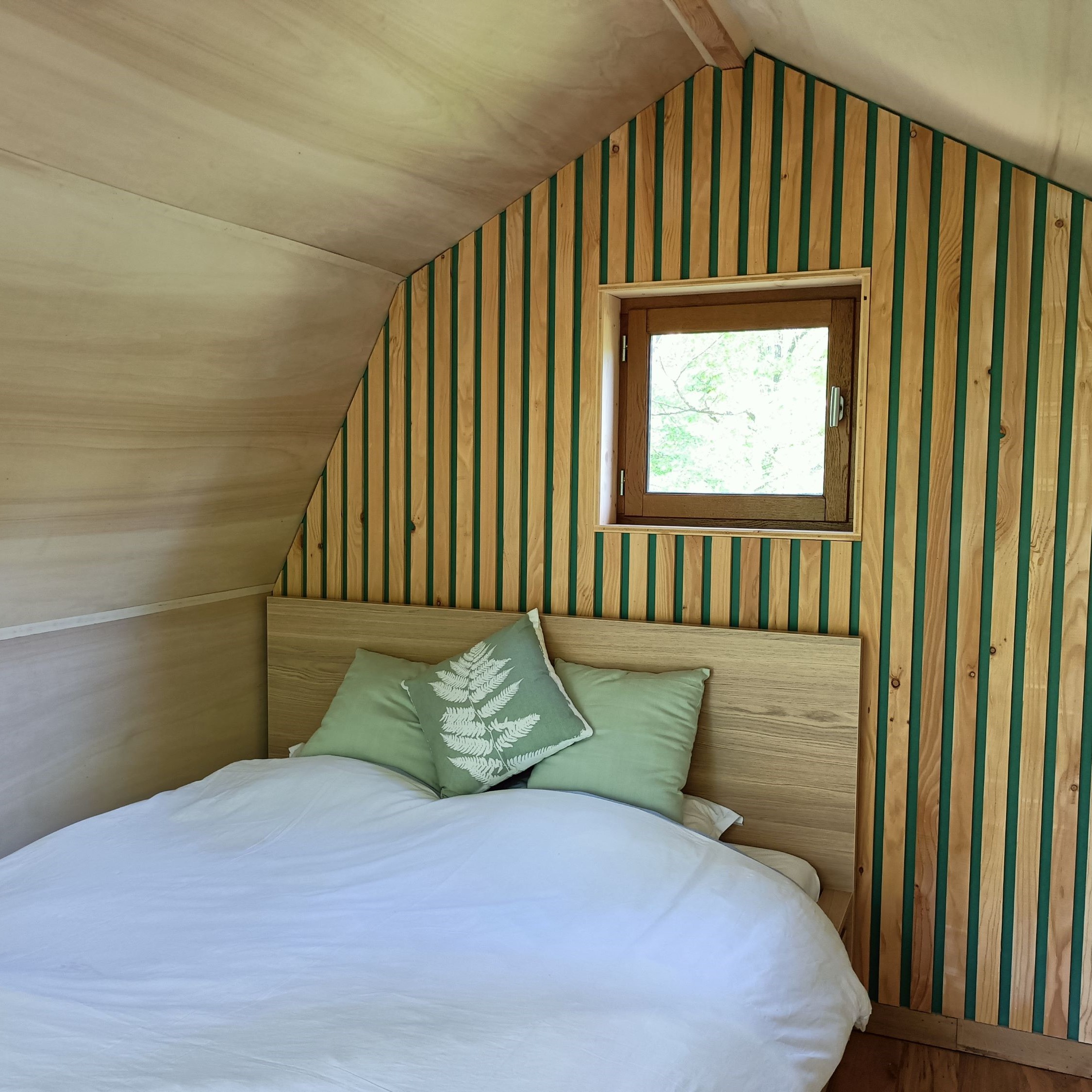 Photo 4/9 — Cabane « La cabane perchée du château : une expérience insolite en pleine nature » à Gizeux Indre-et-Loire