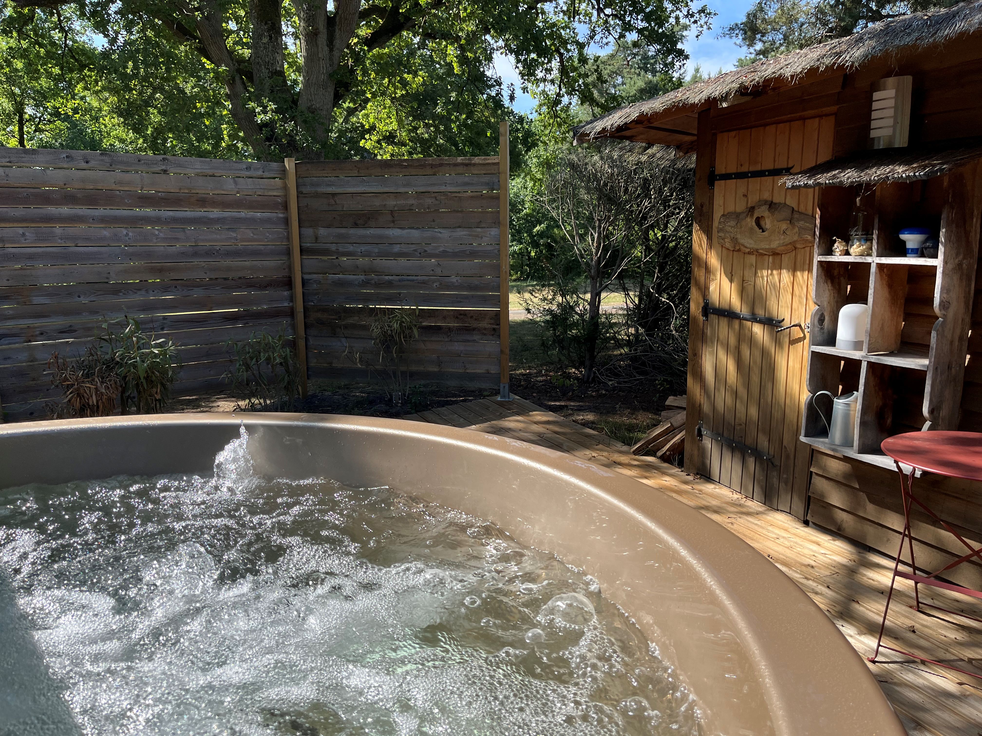 Une cabane SPA & SAUNA au cœur de la Picardie à Fere En Tardenois — vue intérieure