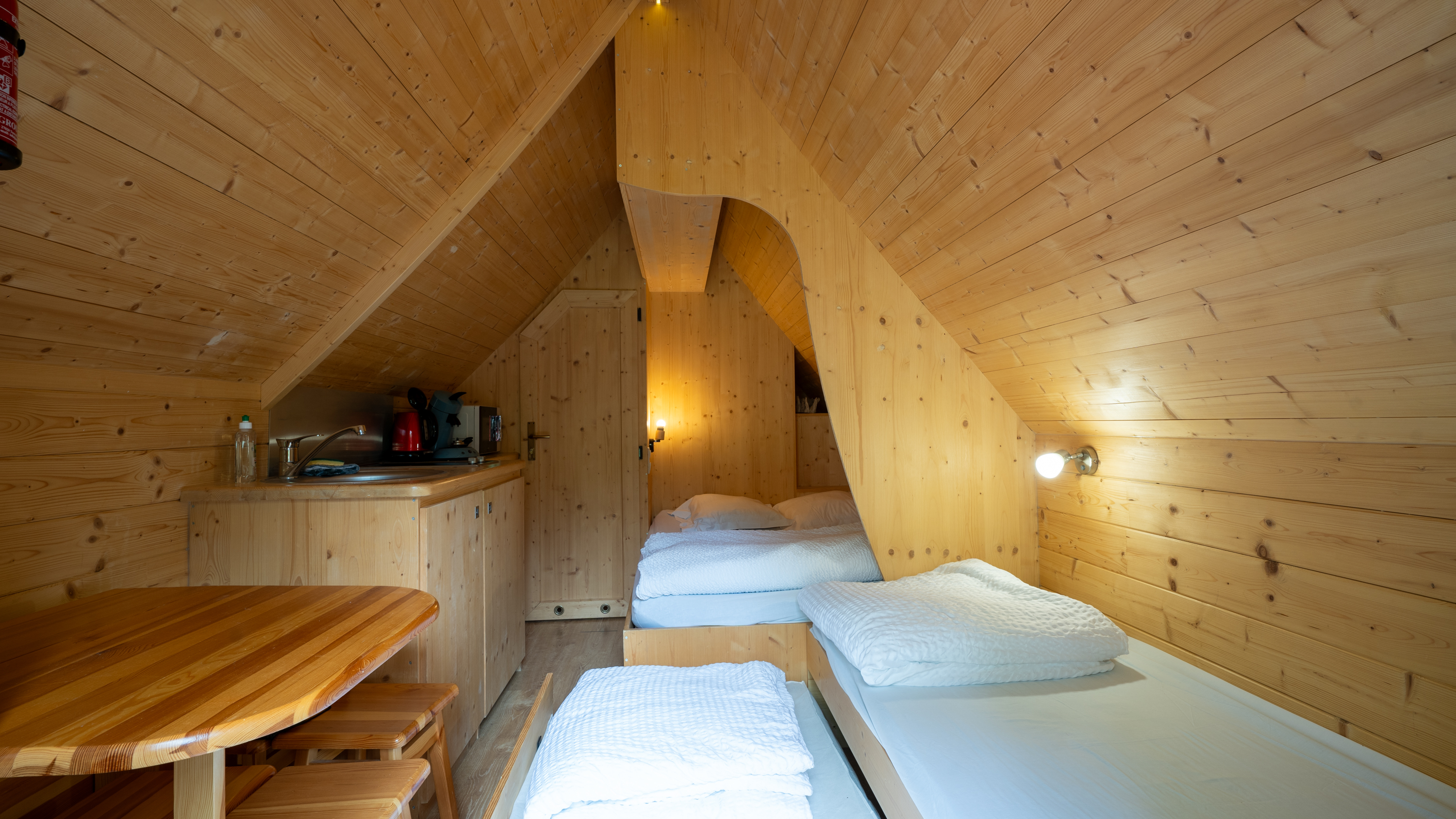 La Cabane Troll gîte : une expérience insolite en pleine nature à Bar Sur Aube — salle de bain
