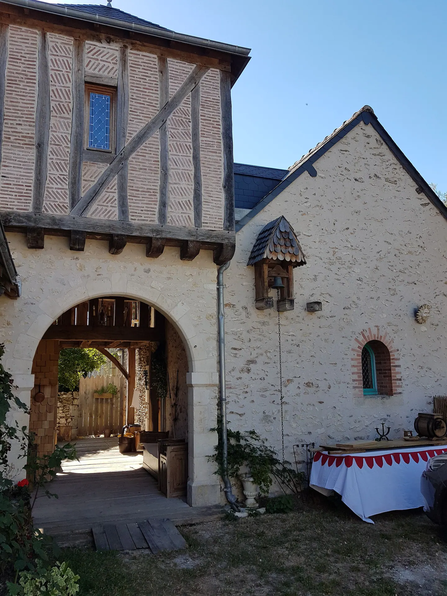 Jeanne et le Phoenix — Chambre à thème avec spa à Indre-et-Loire à Tours — environnement naturel