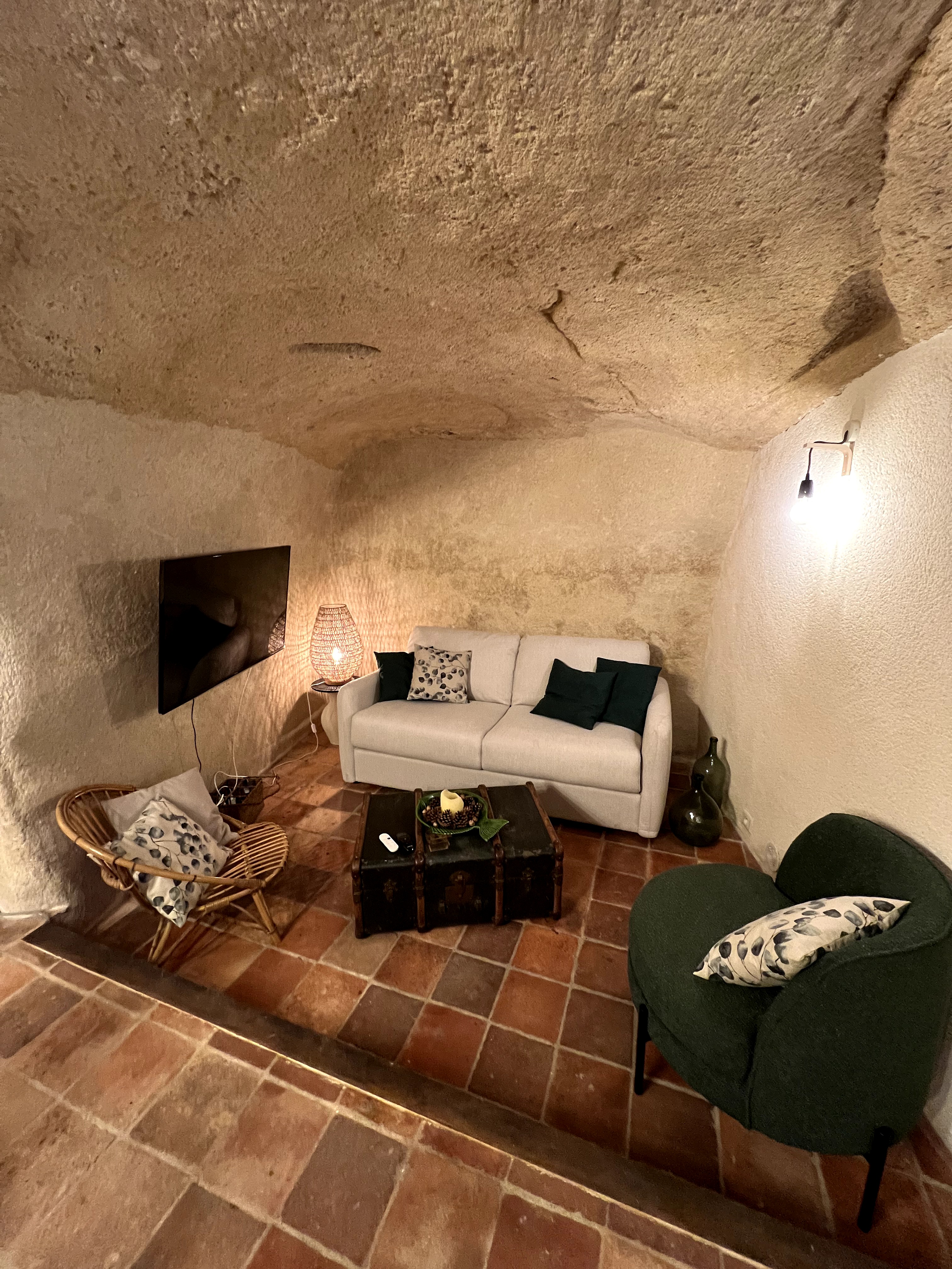 Entre Nous - Au Troglo — Maison troglodyte avec spa à Doué-la-Fontaine à Doué-la-Fontaine — salle de bain