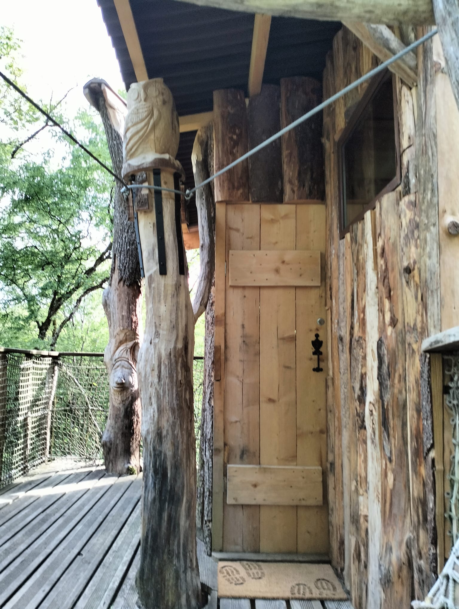 Cabane Trappeur : une expérience immersive dans les arbres à Ranchot — espace de vie