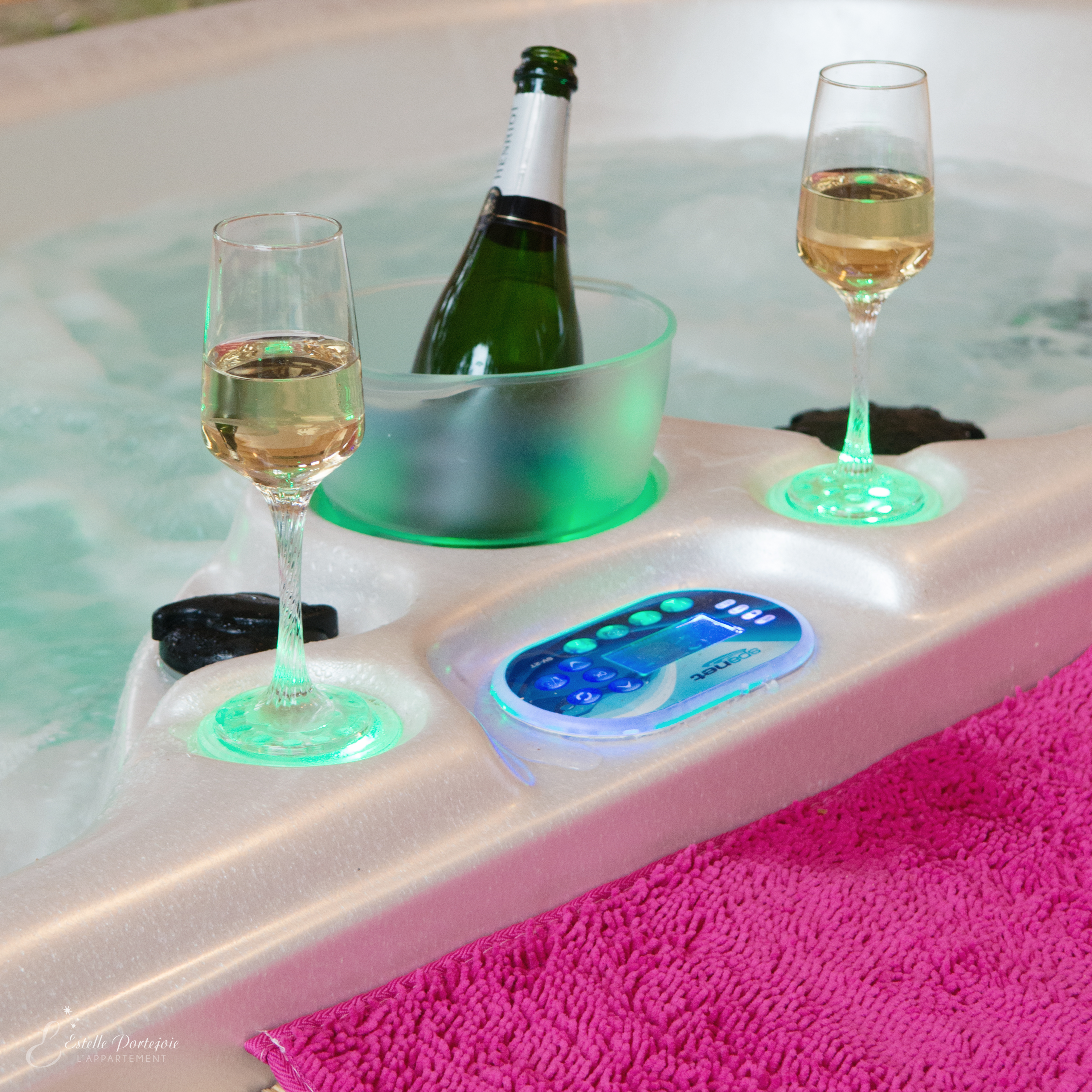 Cabane Spa de Céline : une échappée sur pilotis en Auvergne à Voussac — espace de vie
