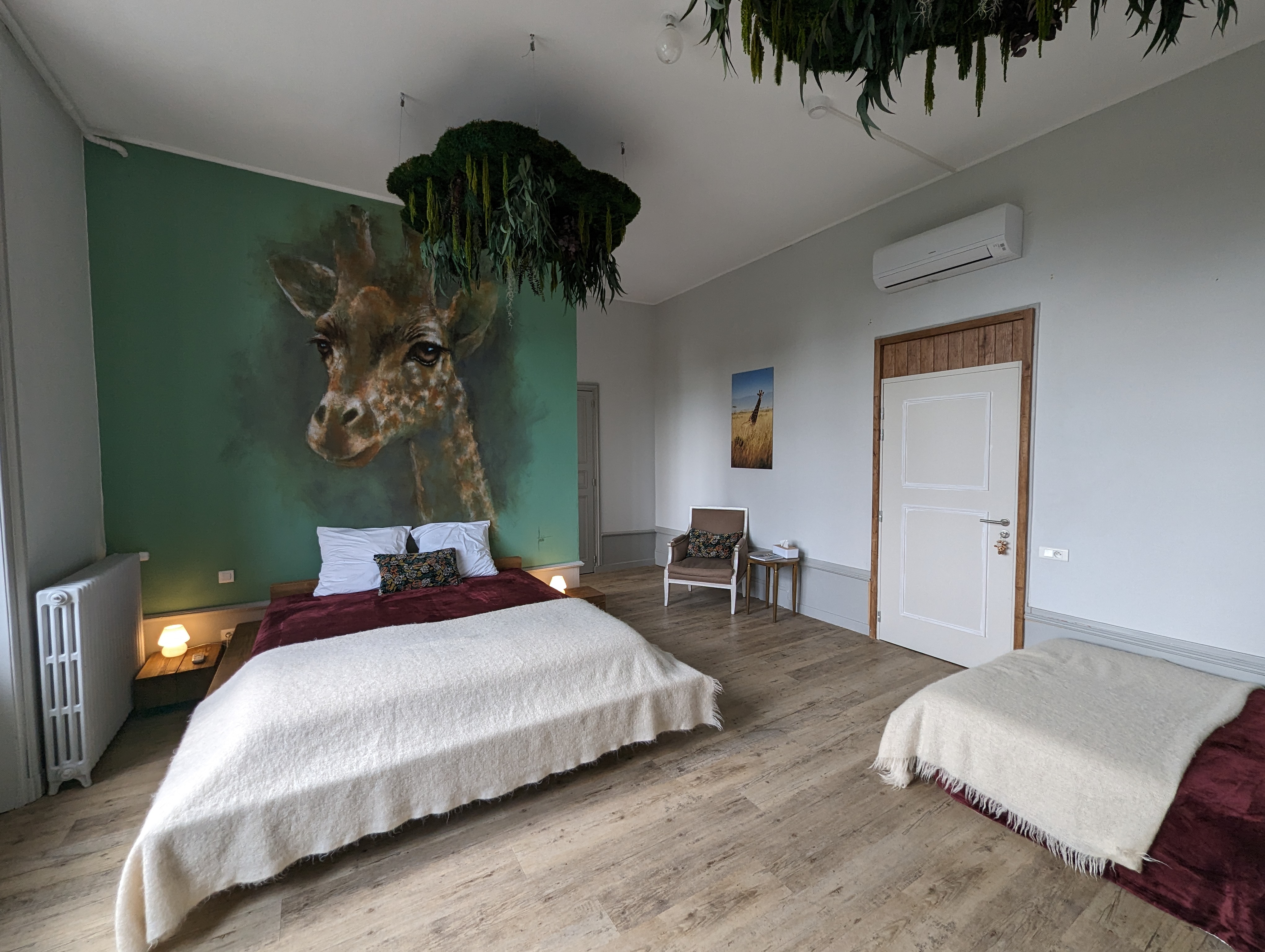 Chambre "Rêve de Girafe" — Séjour unique avec spa à Puy-de-Dôme