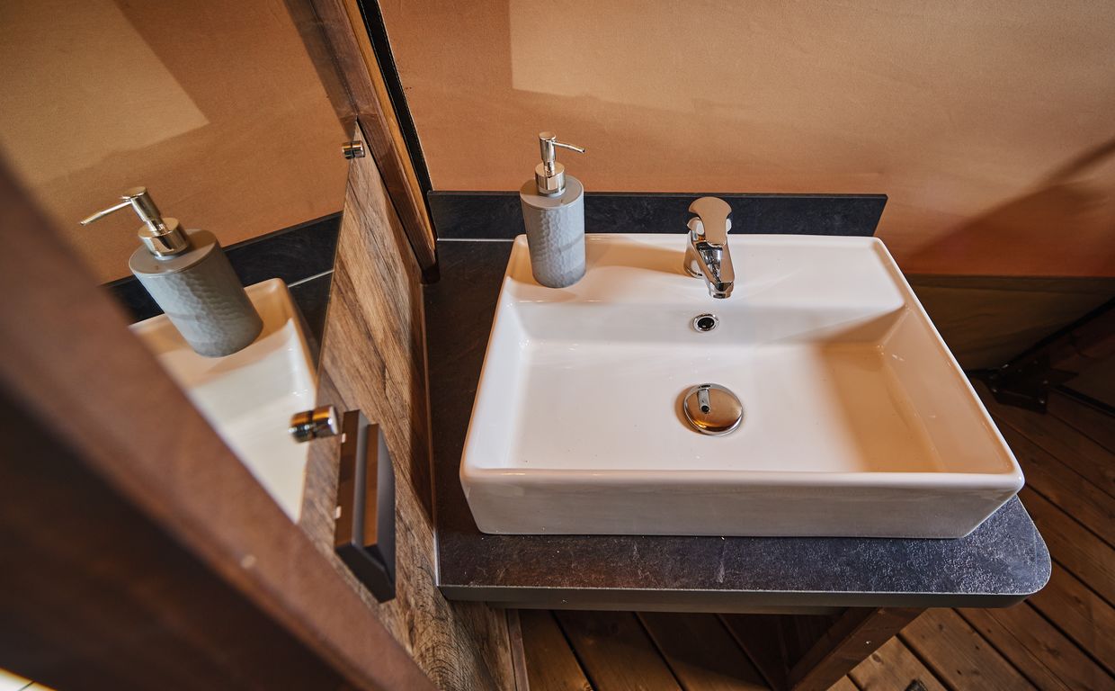 Tipi Nomade — Hébergement insolite avec spa à Lot à Cahors — environnement naturel