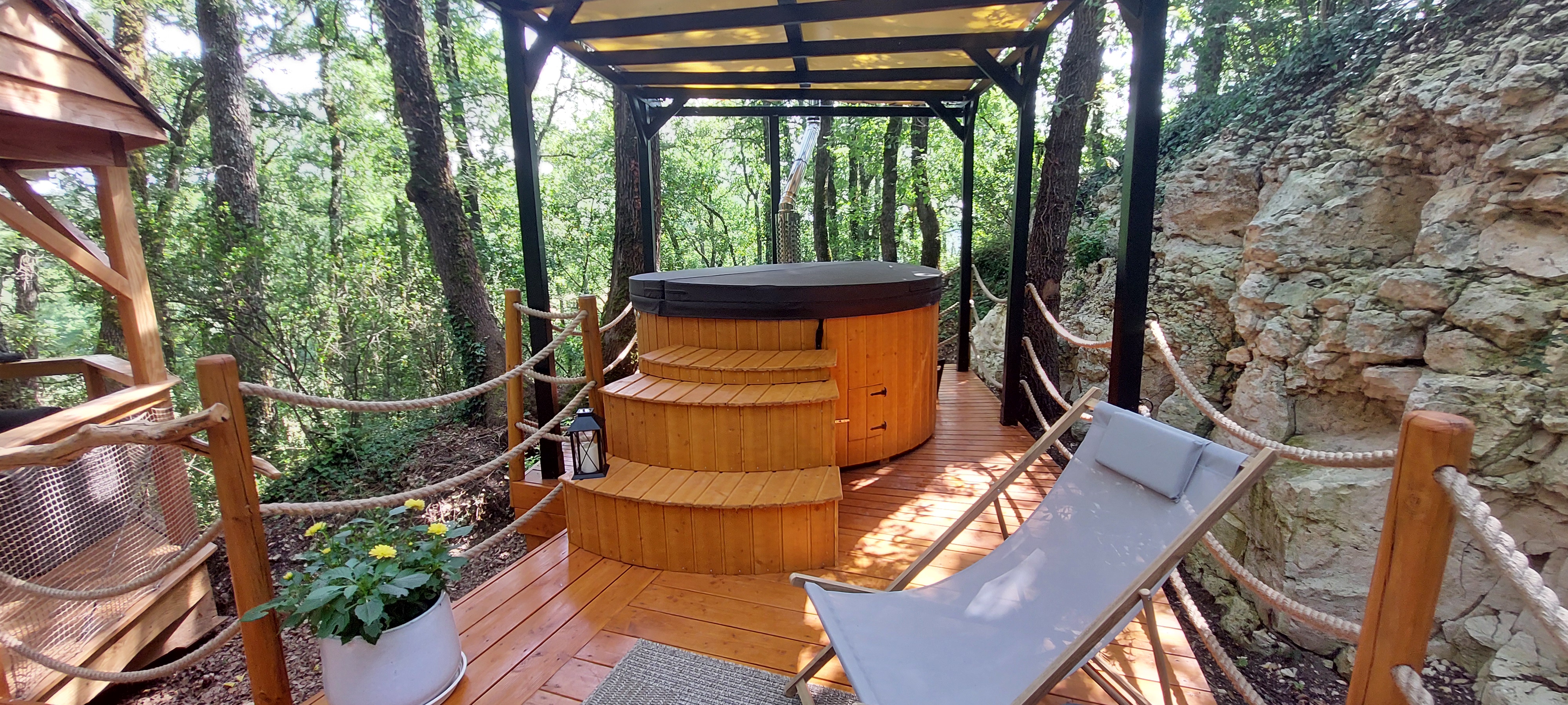 Cabane perchée GAIA — Nuit avec spa à Sarrant (Gers) à Sarrant — salle de bain