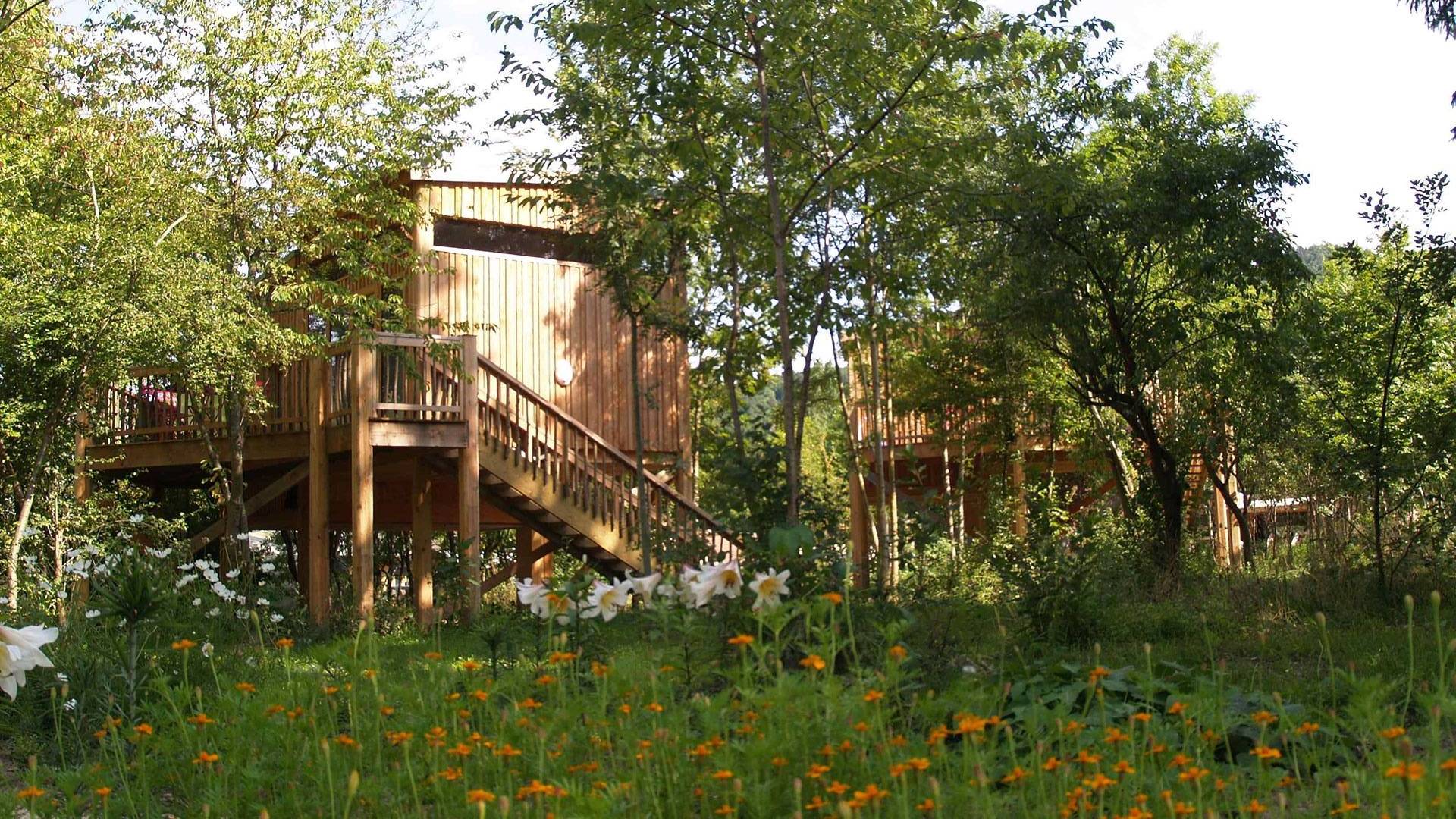 Un lodge safari au cœur de l'Auvergne à Chamalières-Sur-Loire — environnement naturel