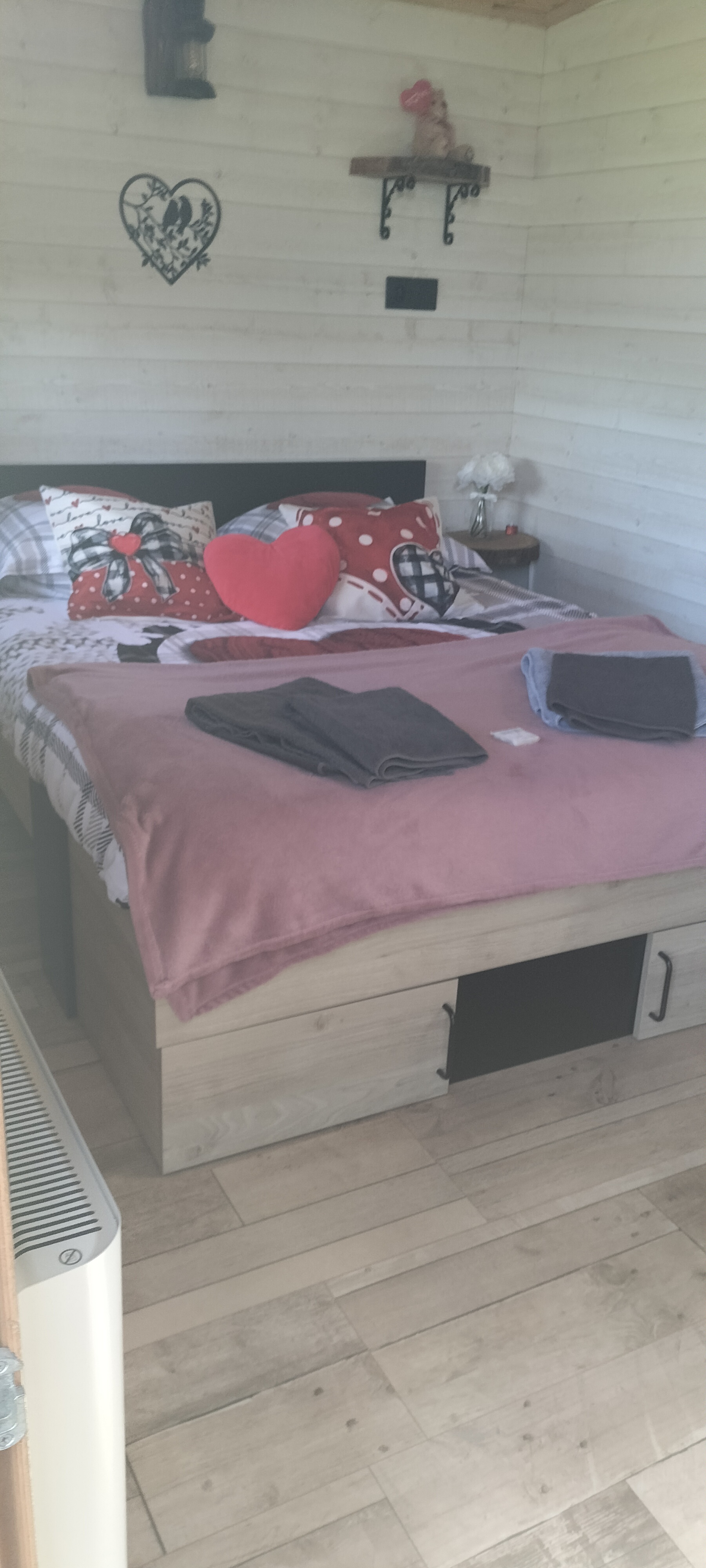 La Tiny 2 — Tiny House avec spa à Charente à Fléac — espace de vie