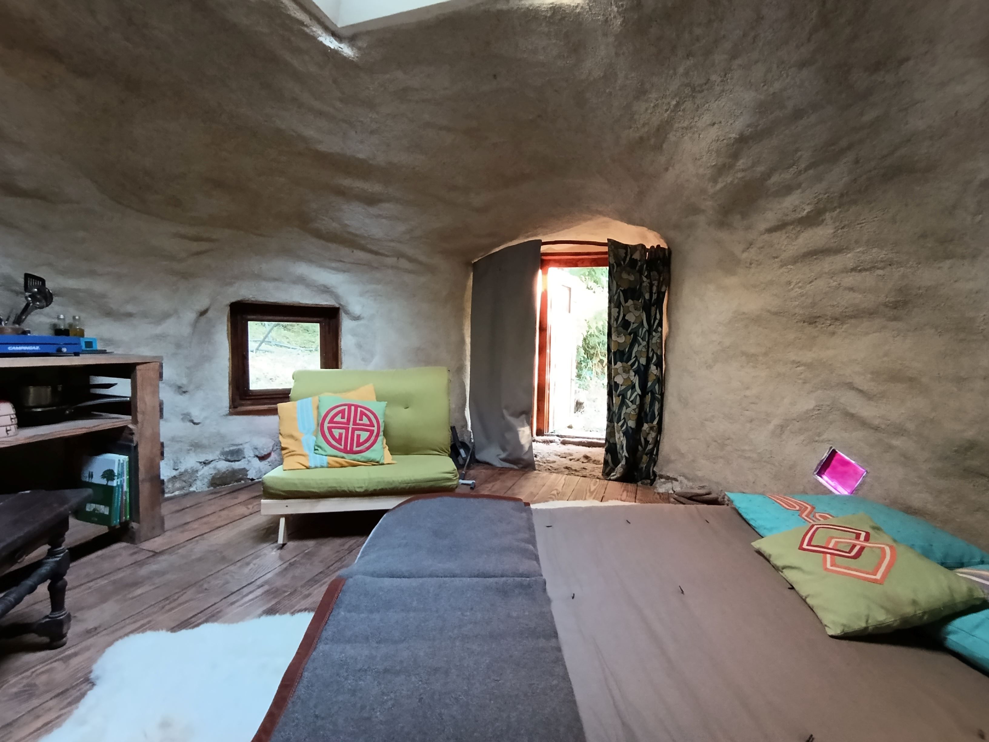 La Cabane dans les bois : une immersion en pleine nature à St Nicolas Des Biefs — chambre