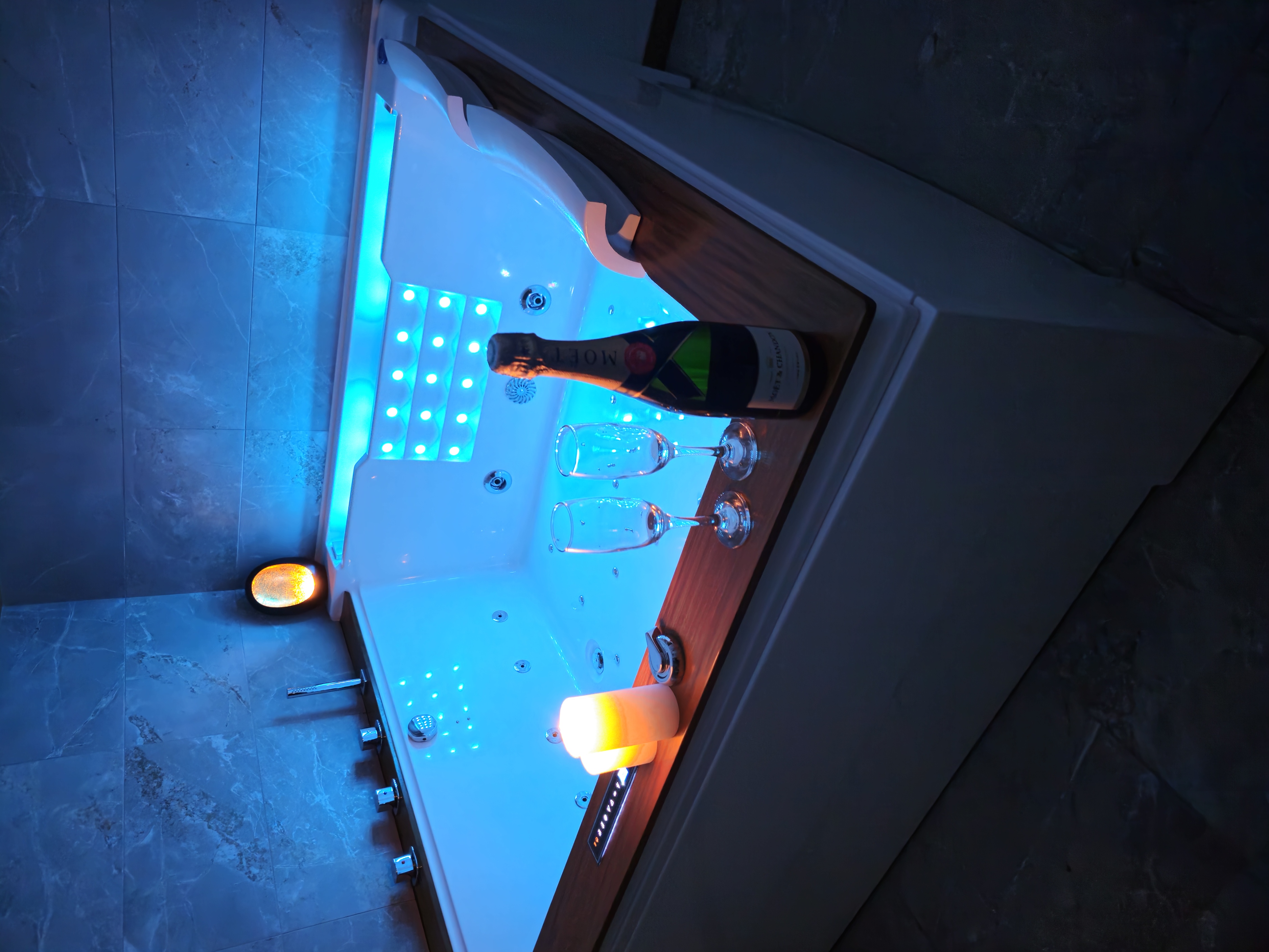 Loft le Chic & Spa — Nuit romantique avec jacuzzi à Saint-Valery-en-Caux à Saint-Valery-en-Caux — vue intérieure