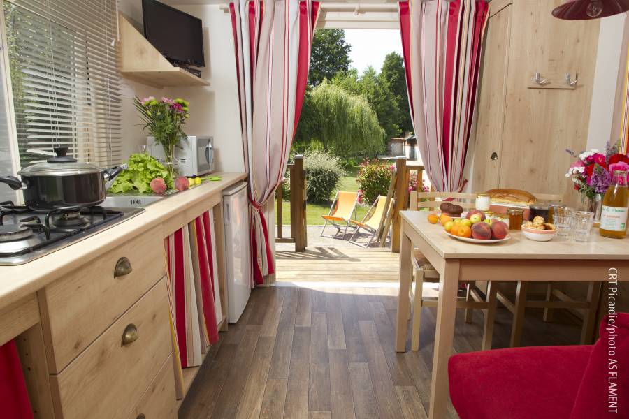 Roulotte 2 : une escapade insolite en Picardie à Beauchamps — vue depuis la terrasse