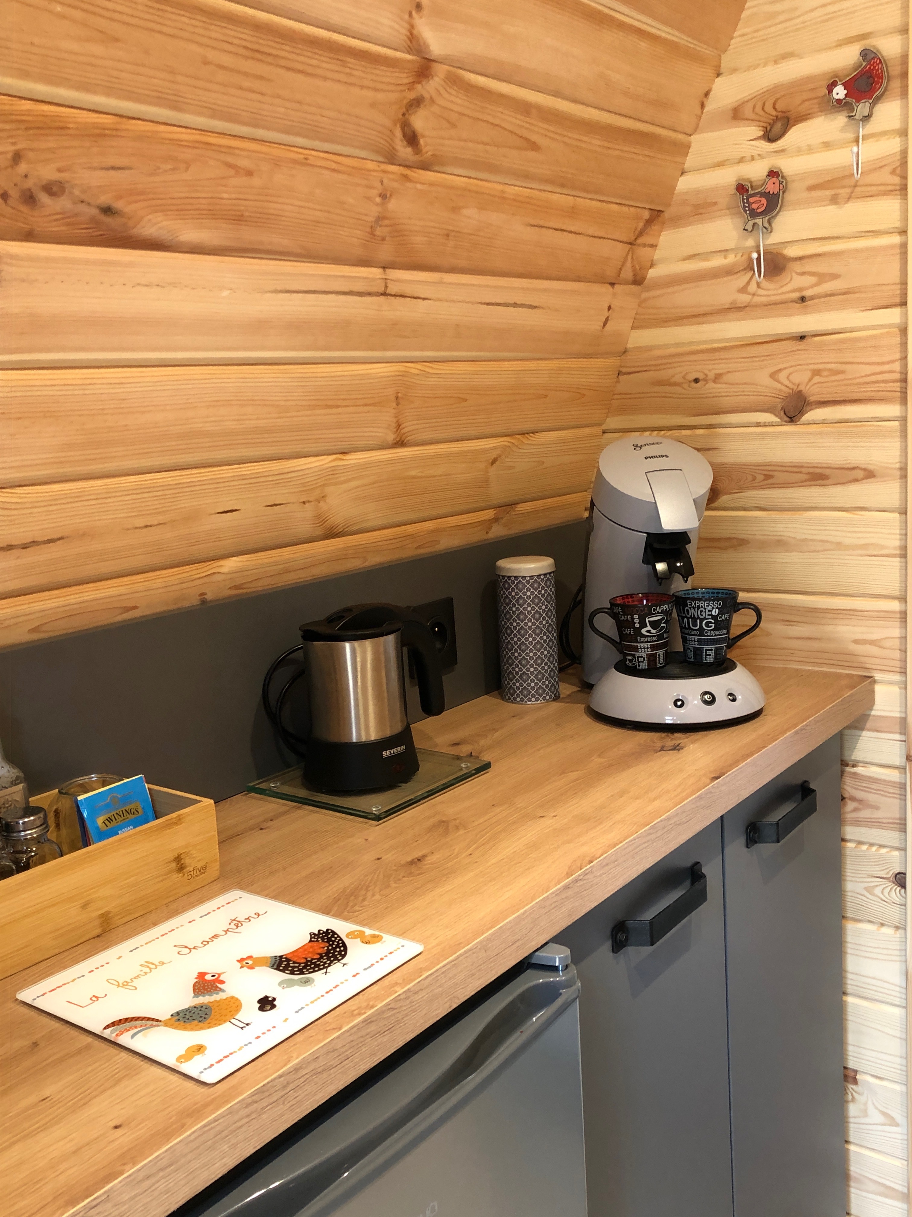 Cabane sous les châtaigniers — Nuit cocooning en Ardèche à Saint-Étienne-de-Boulogne — cuisine