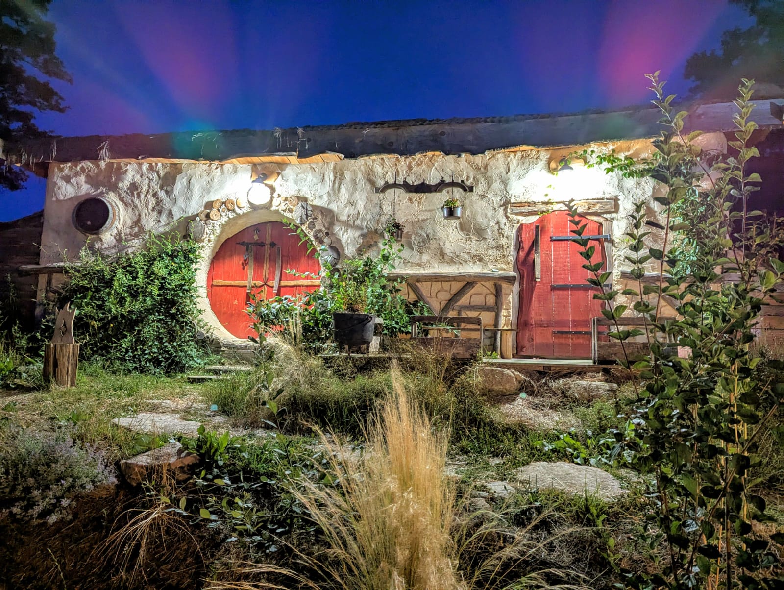 La maison Sacquet : une échappée enchantée en Limousin — Maison de hobbit à Saint Sulpice Les Feuilles