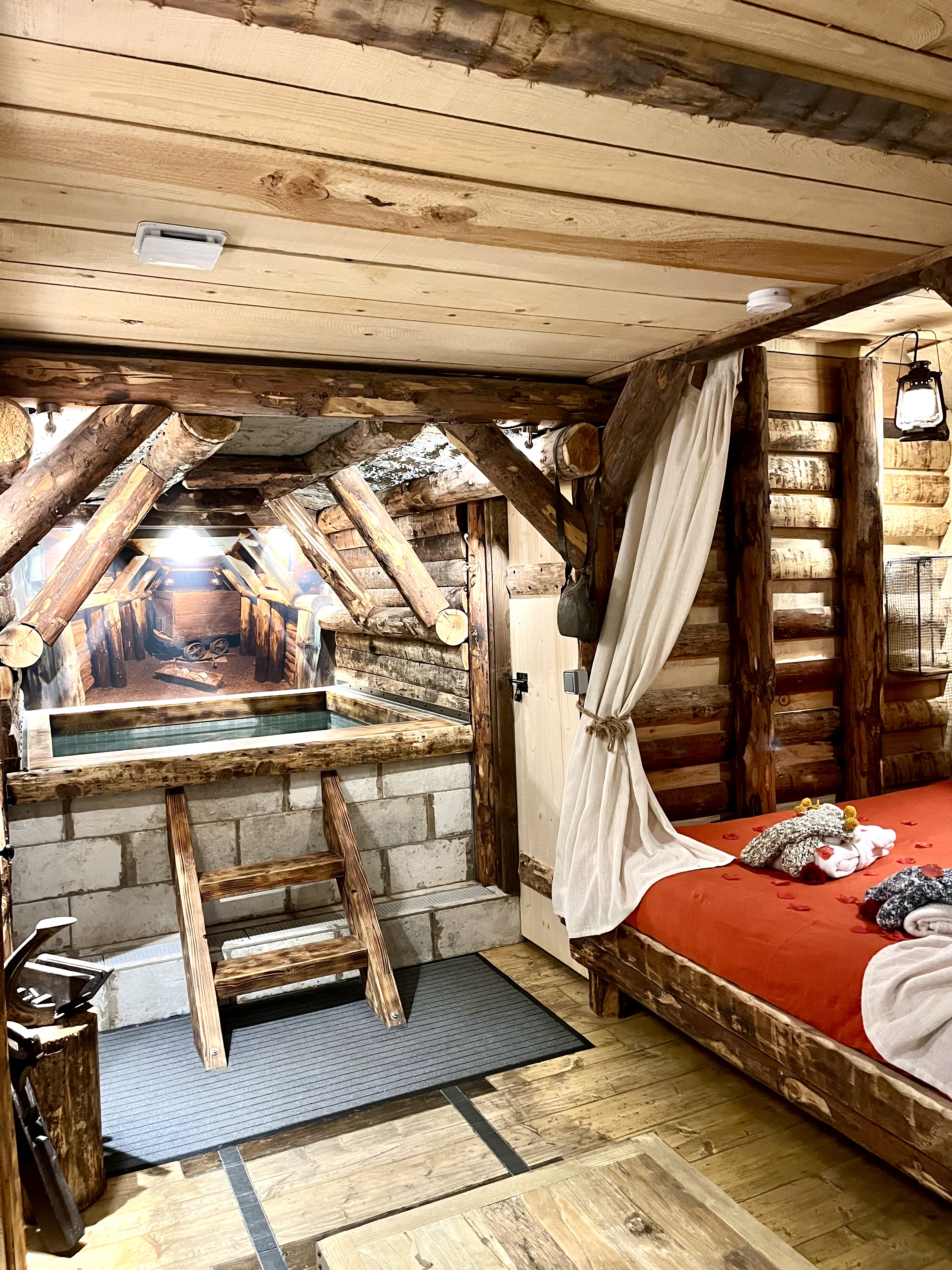 La Mine de Buck & Spa — Hébergement insolite avec spa à Haute-Savoie à Annecy — espace de vie