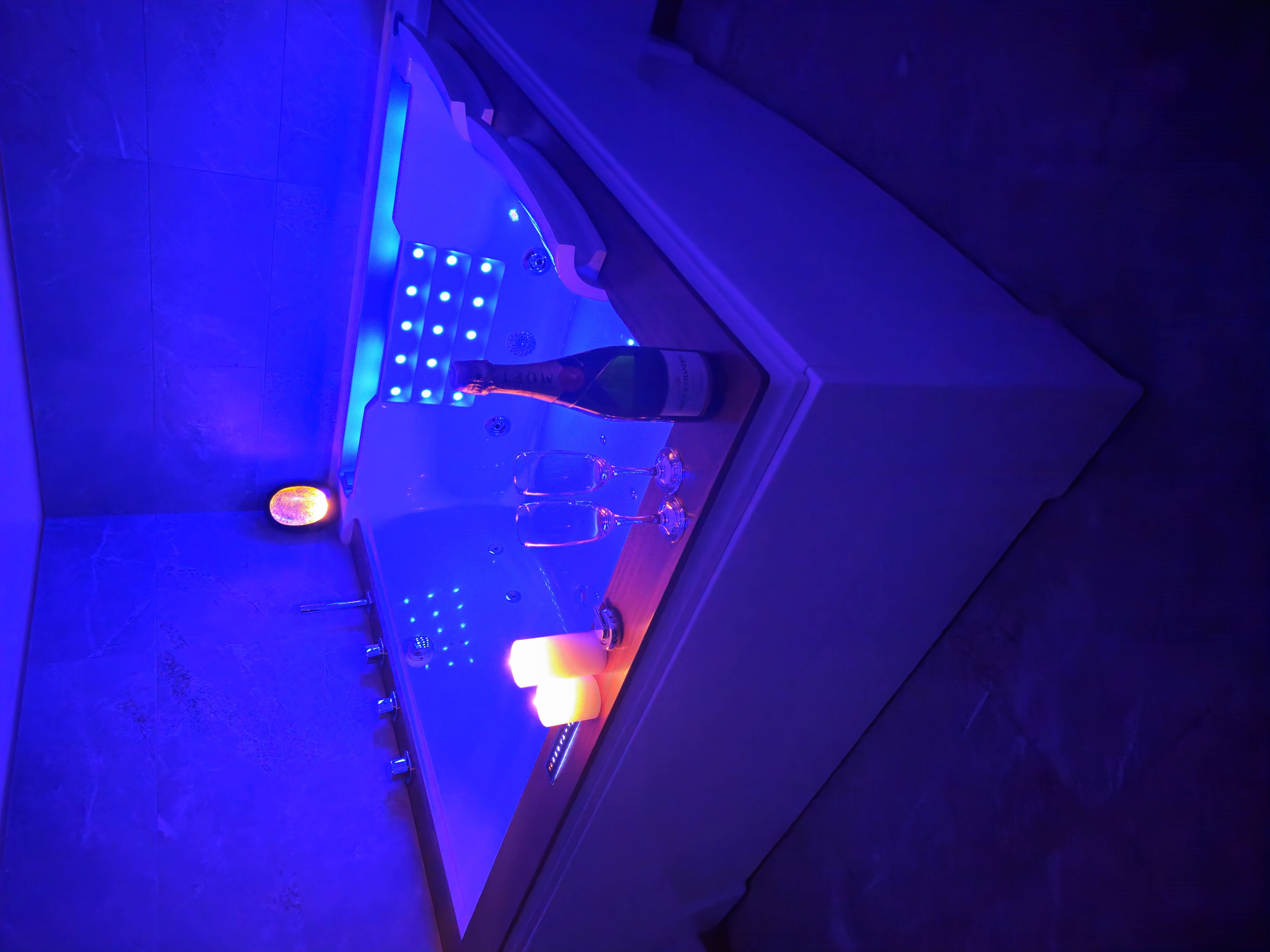 Loft le Chic & Spa — Nuit romantique avec jacuzzi à Saint-Valery-en-Caux à Saint-Valery-en-Caux — cuisine