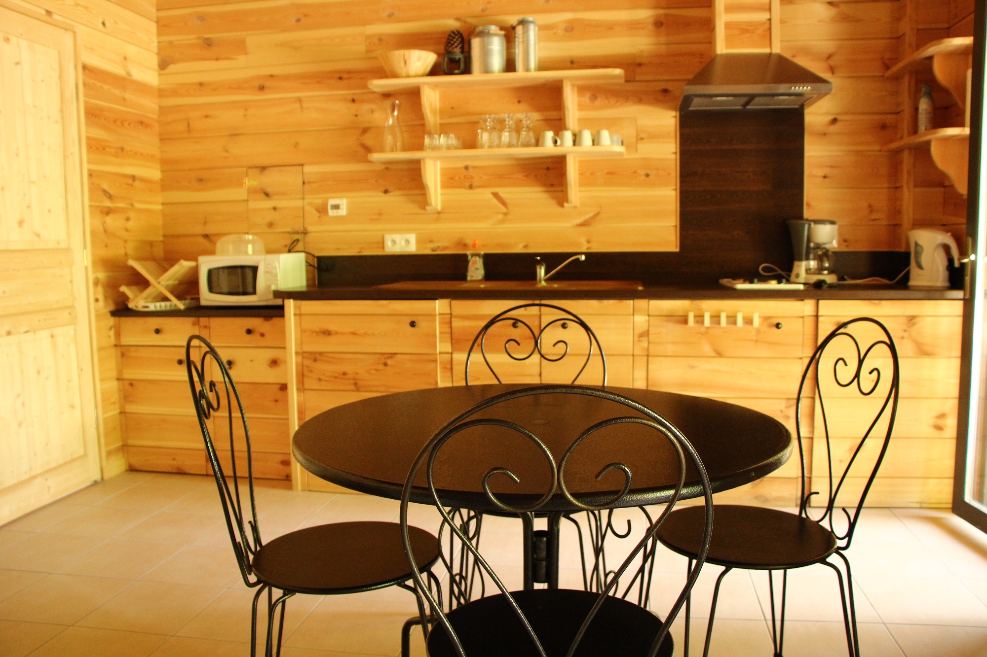 Cottage n°2 : une cabane en pleine nature à Barberey St Sulpice — détail architectural