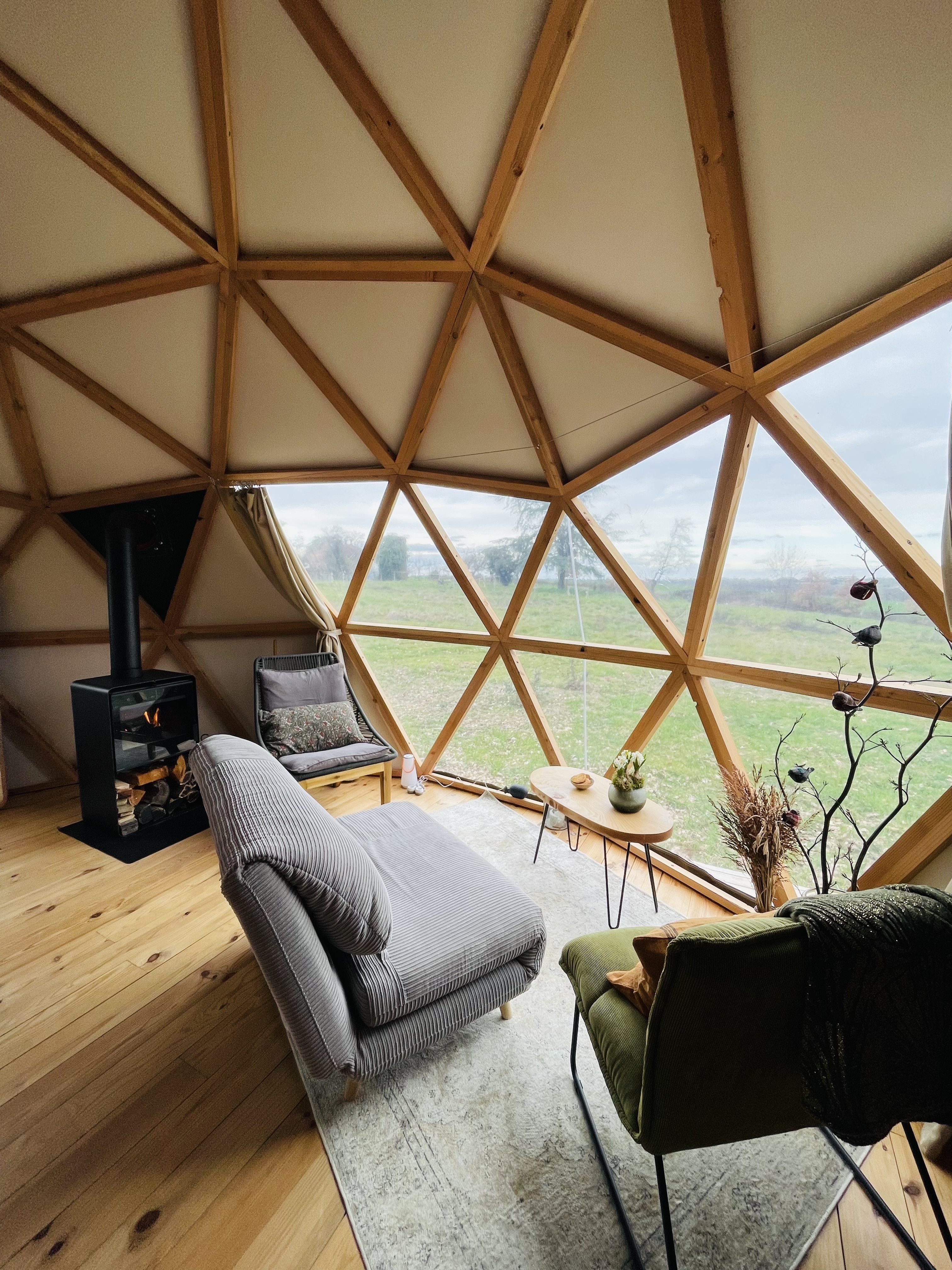 Cèdre dôme géodésique & Spa : une évasion sensorielle en Midi-Pyrénées à Lagraulet Du Gers — salle de bain