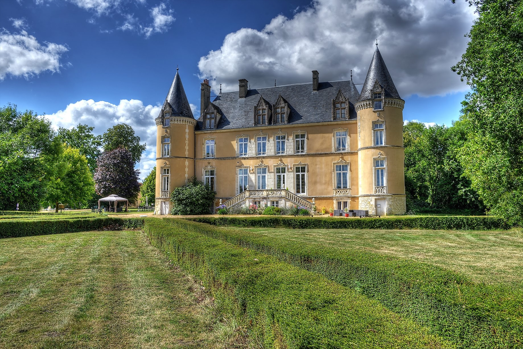 Évasion sensorielle dans la Suite Saint Honoré en Basse-Normandie à St Denis Sur Huisne — vue intérieure