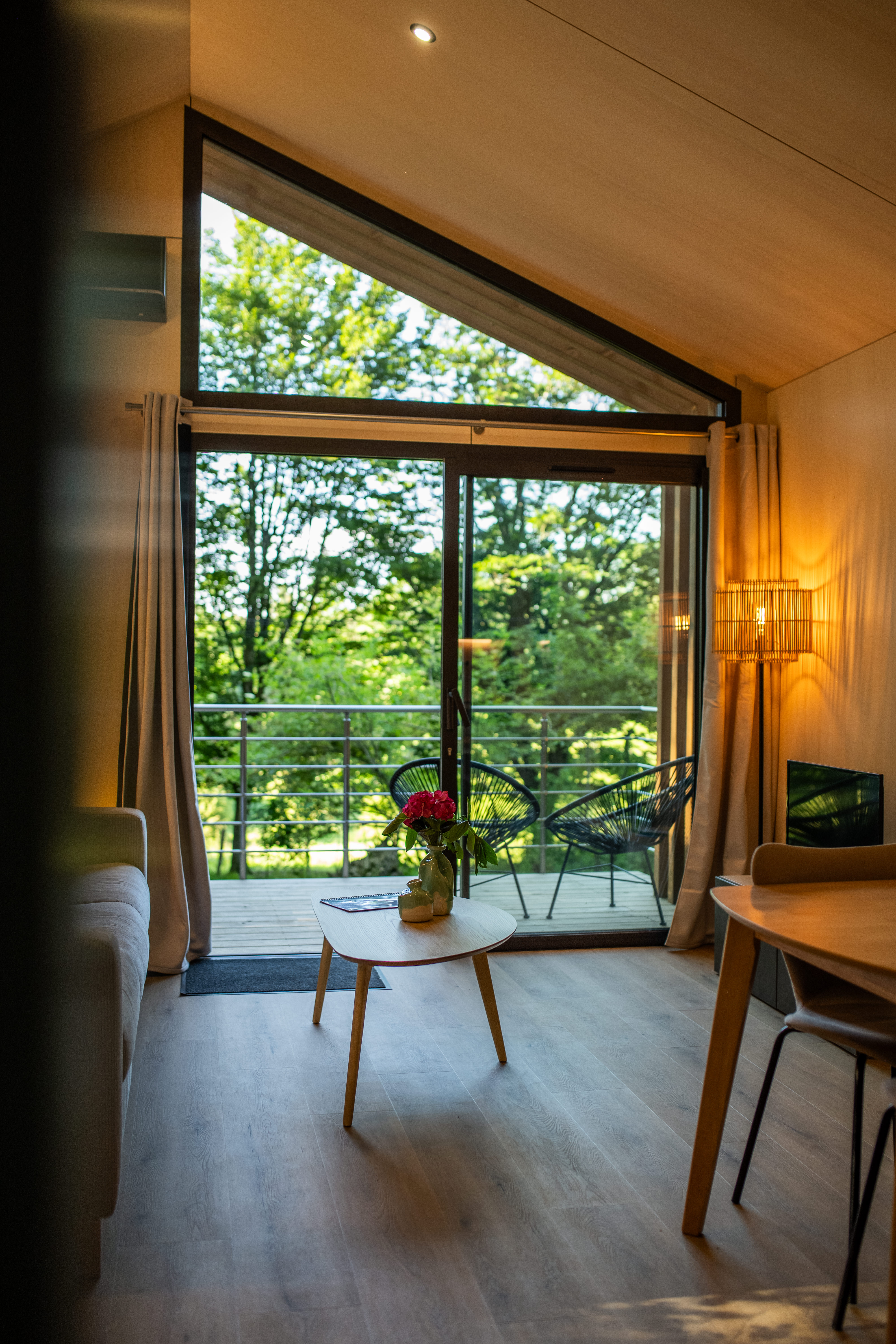 Le Nid d'Andrésis : une cabane au cœur de la nature à Saint Hilaire Les Andresis — vue intérieure