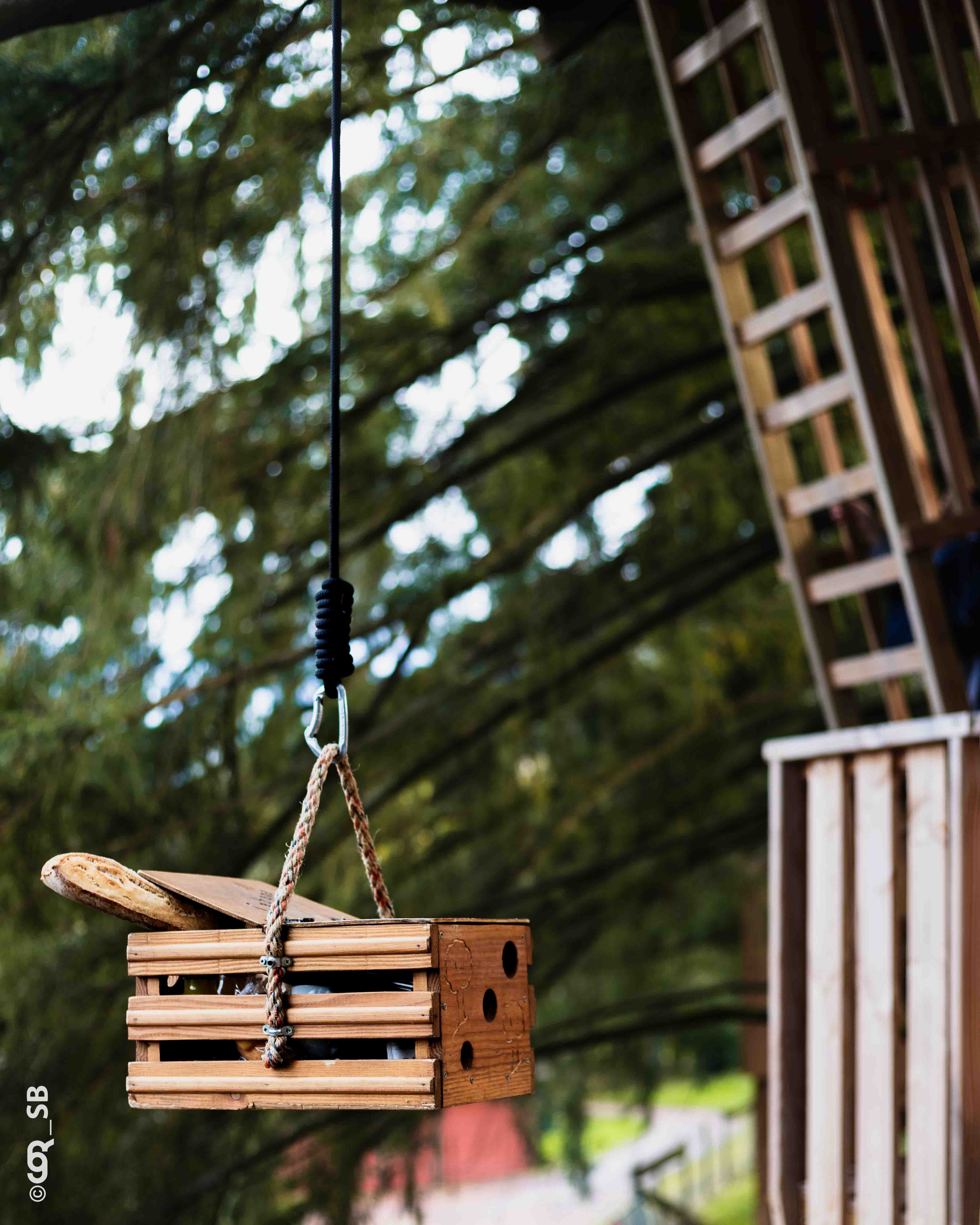 Cabane PERDRIX — Nuit perchée à 9m avec sauna à Rhône à Ronno — cuisine