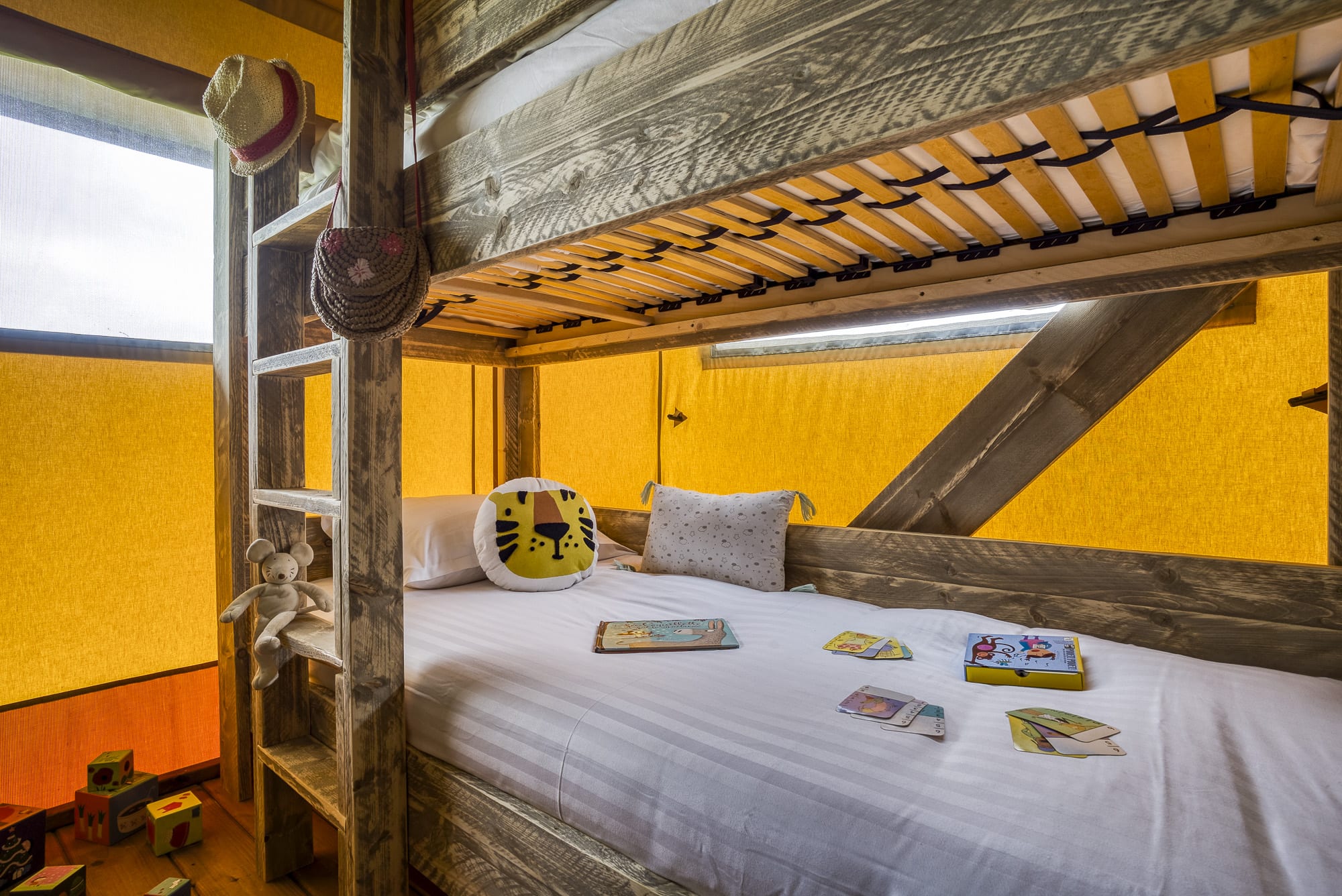 Lodge Serval : une expérience safari au cœur de la nature à Pressac — salle de bain