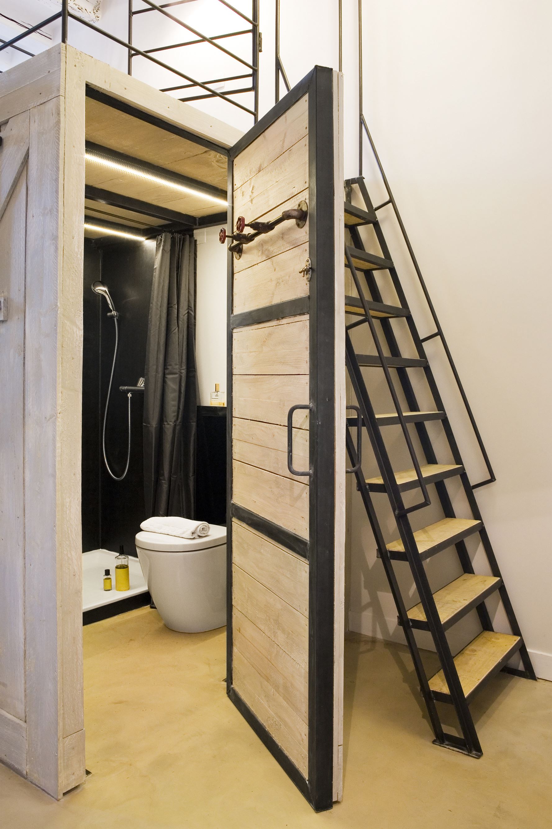 Le Voyage Extraordinaire : une chambre à thème immersive à Nantes — vue depuis la terrasse