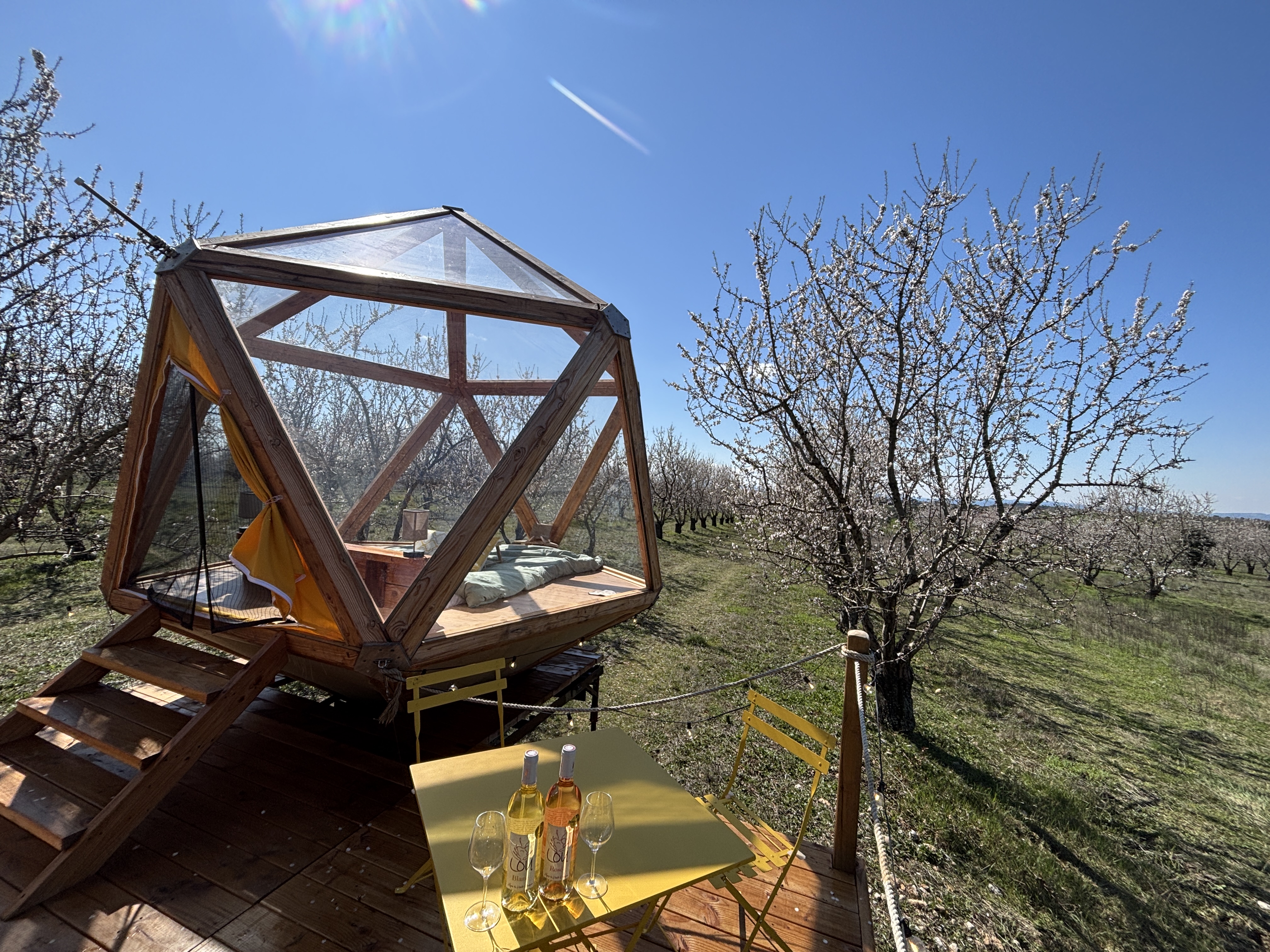 La bulle Ico : un dôme enchanteur en Provence à Valensole — vue depuis la terrasse