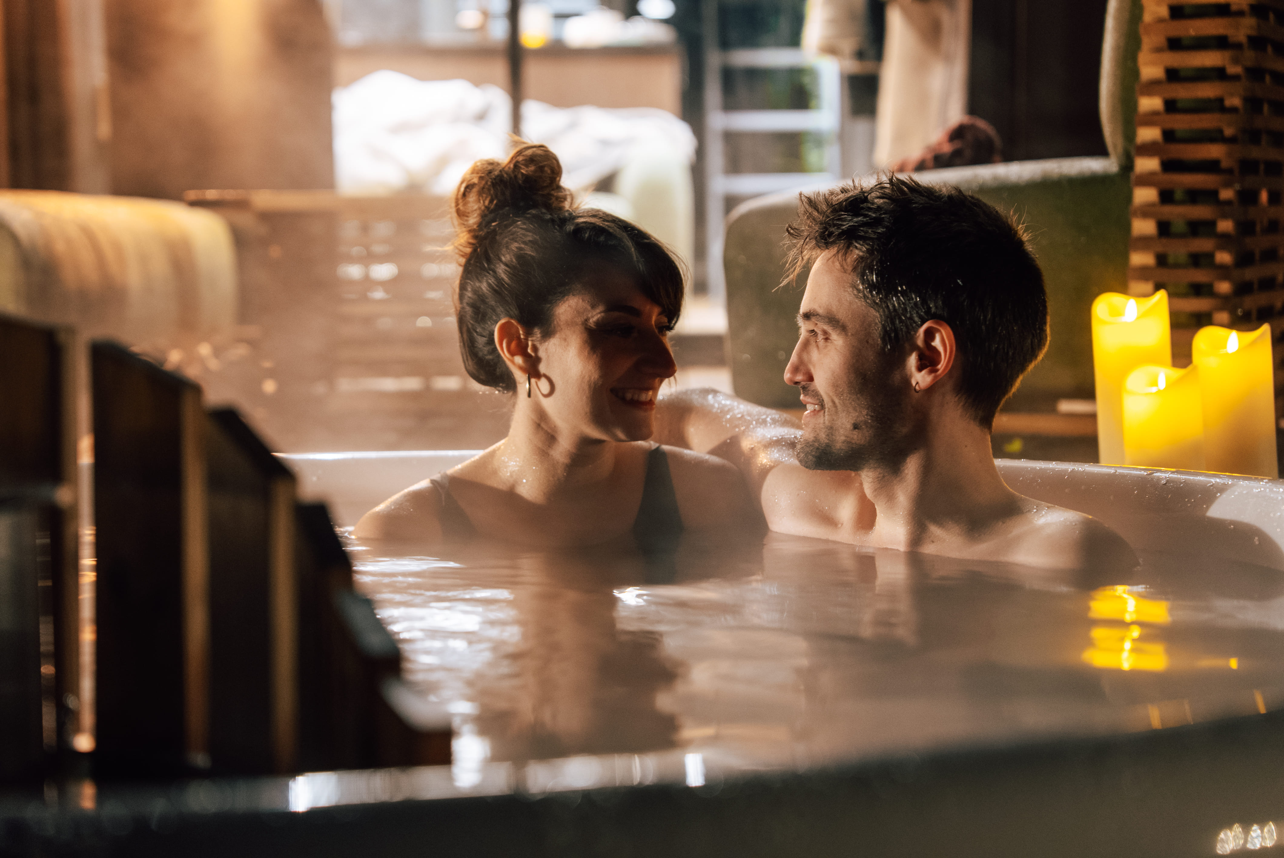 Sacrée Cabane — Ecolodge avec bain nordique à Sarthe à Sablé-sur-Sarthe — espace de vie