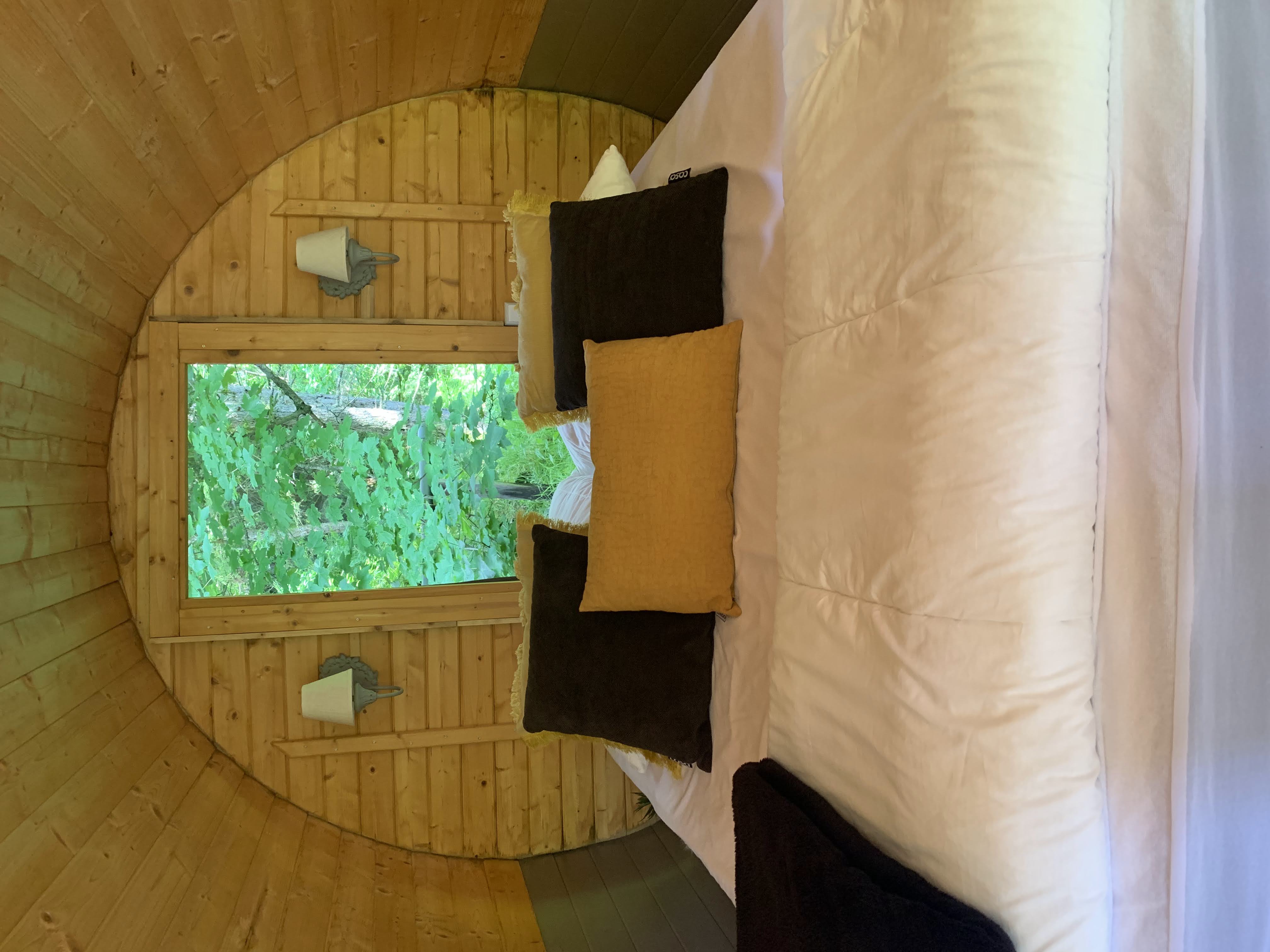 Le tonneau finlandais — Tonneau avec spa à Haute-Loire à Le Puy-en-Velay — espace de vie